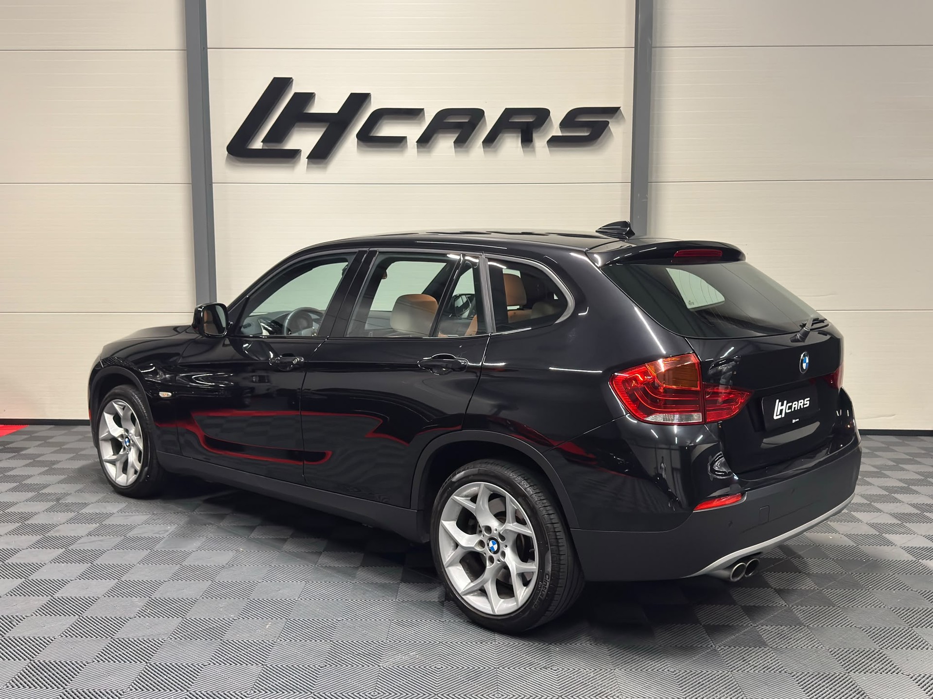 BMW X1 28i xDrive-image-2