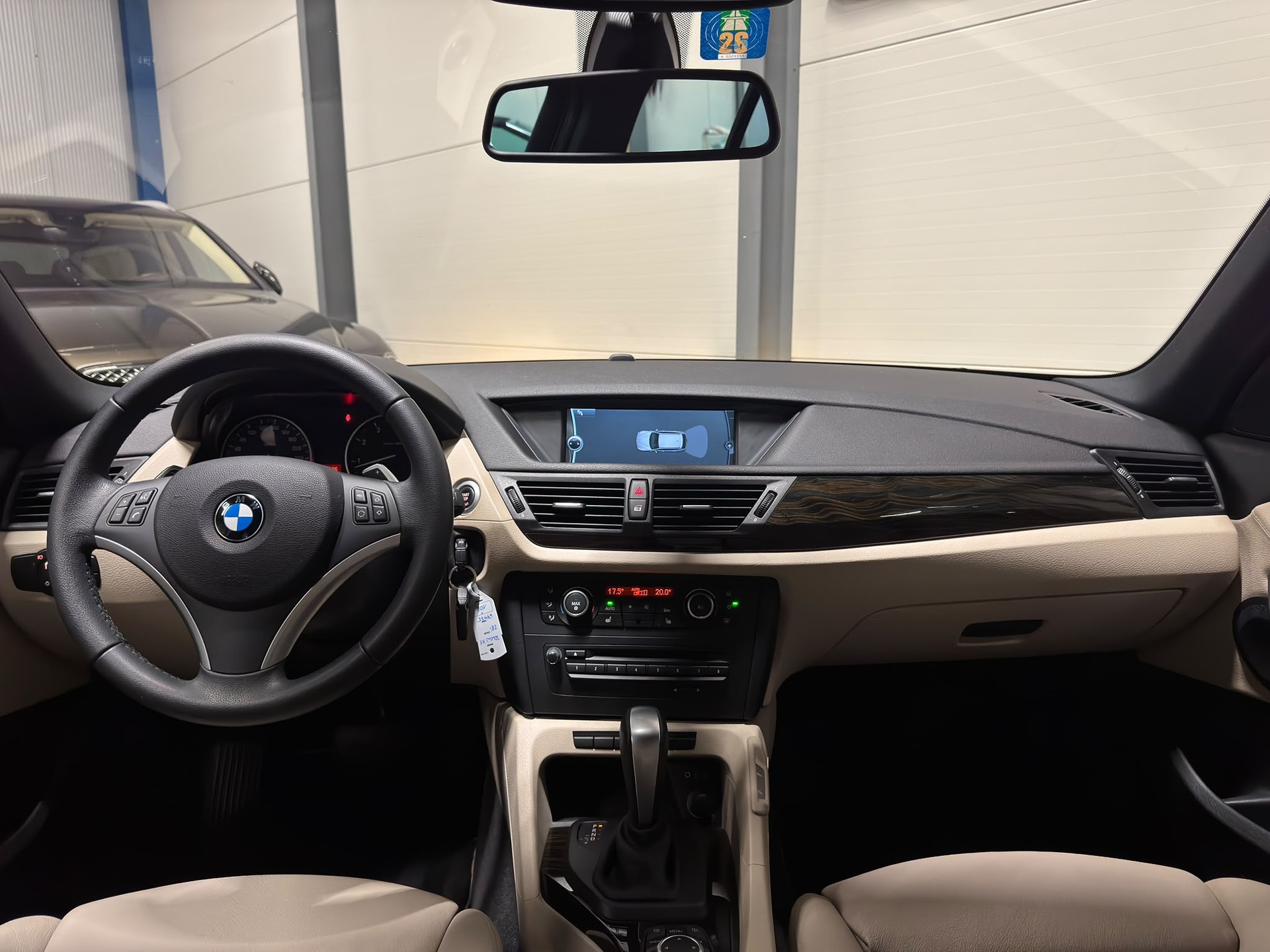 BMW X1 28i xDrive-image-7