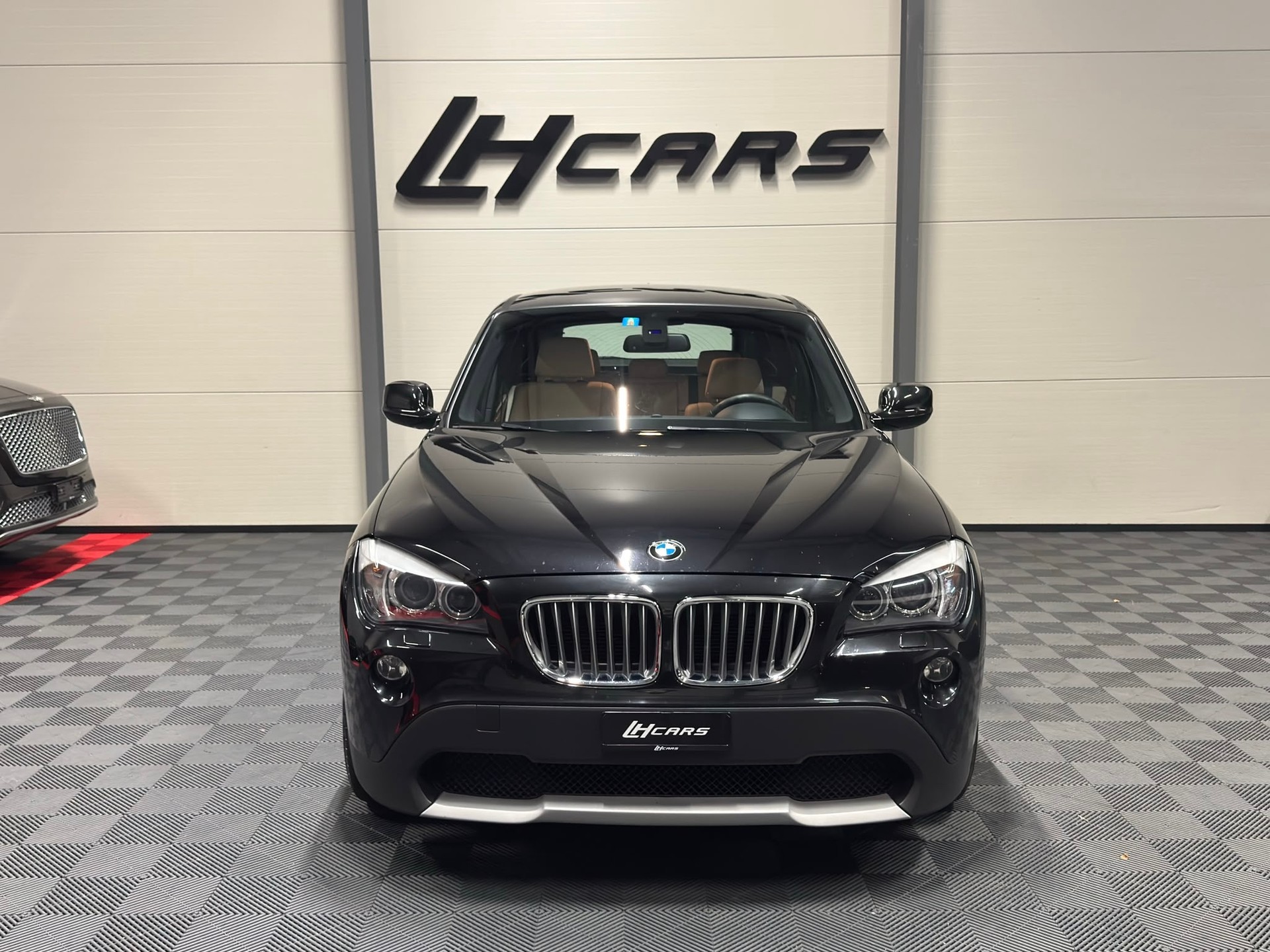 BMW X1 28i xDrive-image-6