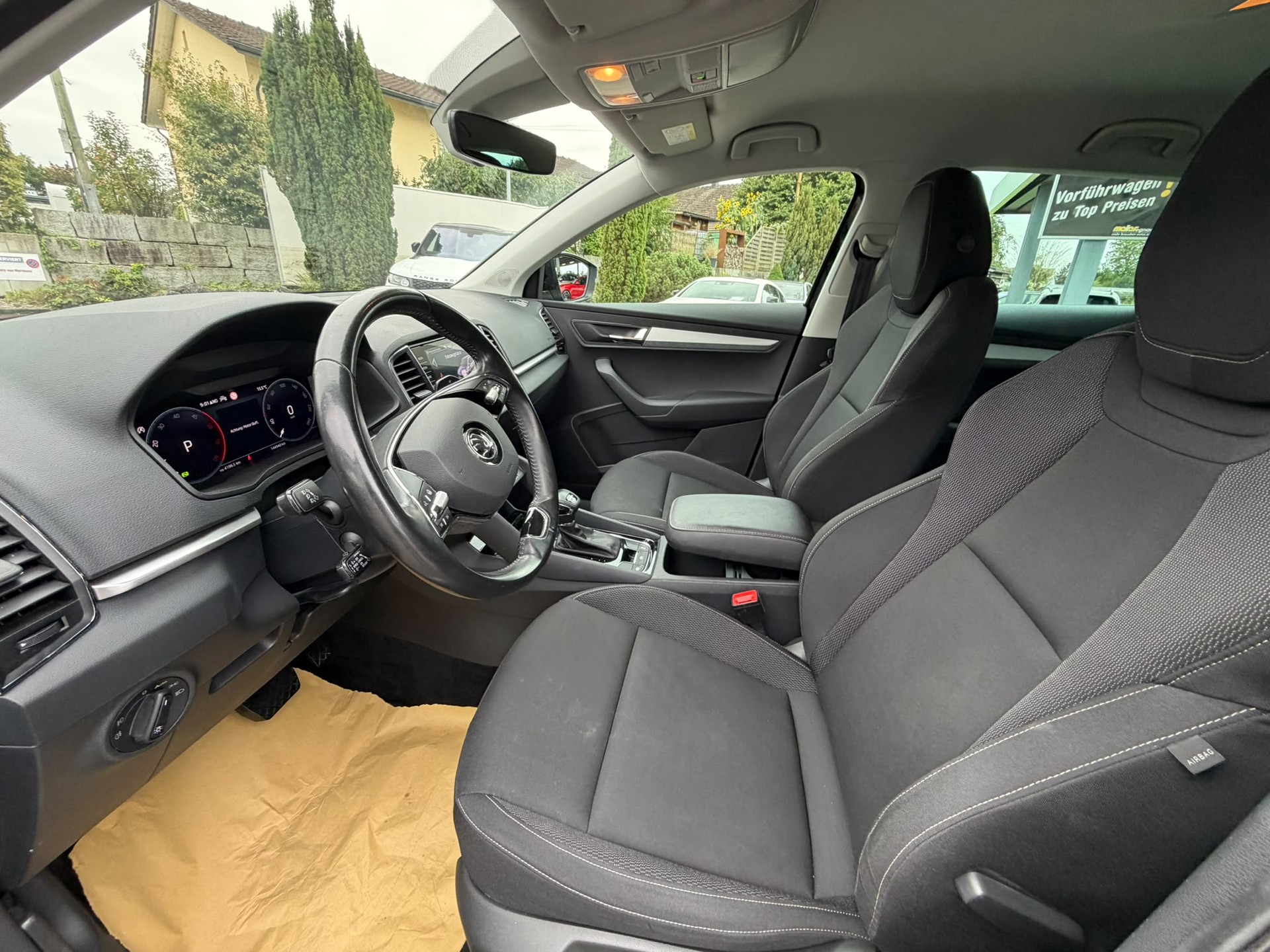 SKODA Karoq 2.0 TDI CR Ambition 4x4 DSG-image-12