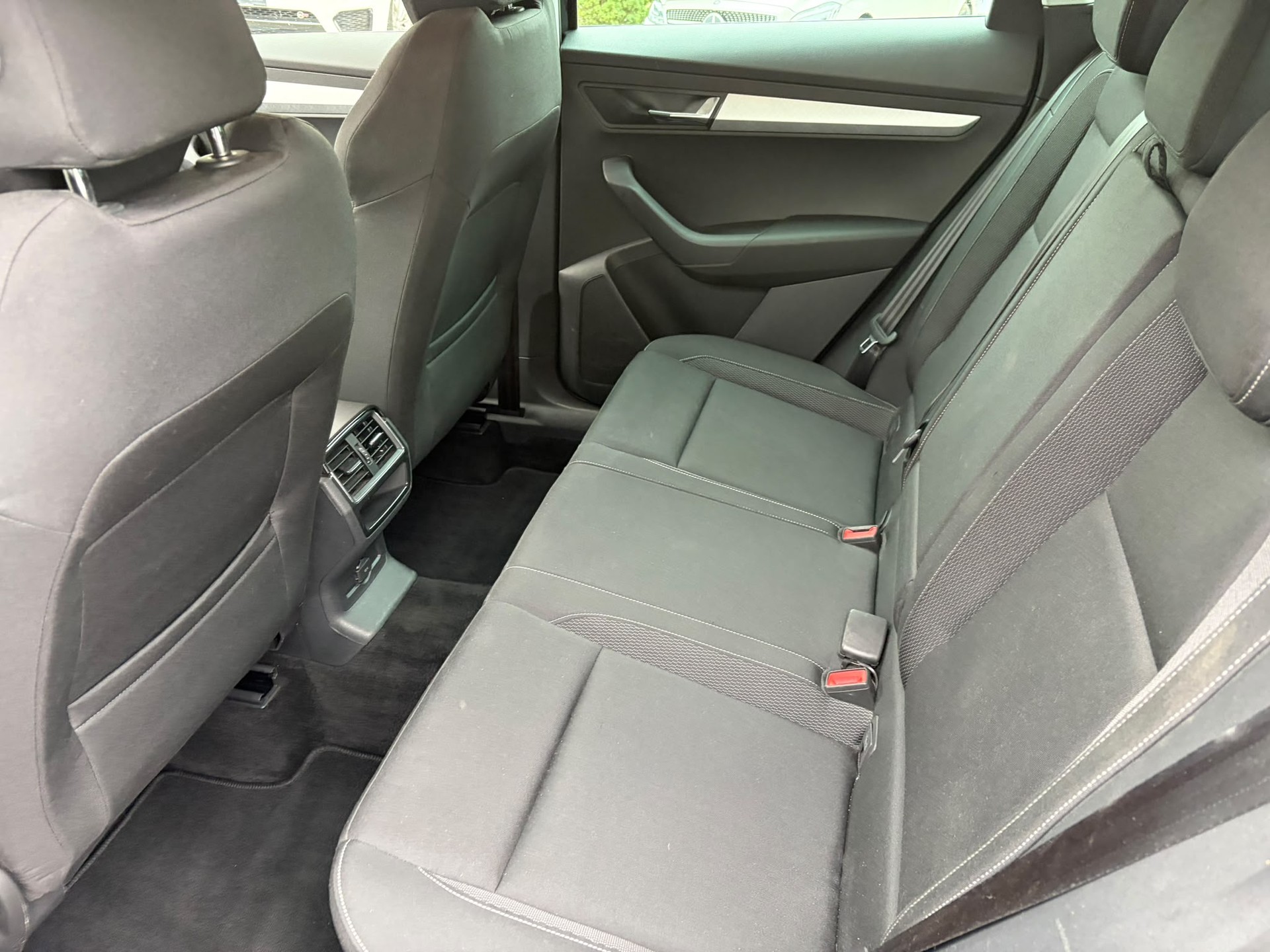 SKODA Karoq 2.0 TDI CR Ambition 4x4 DSG-image-14
