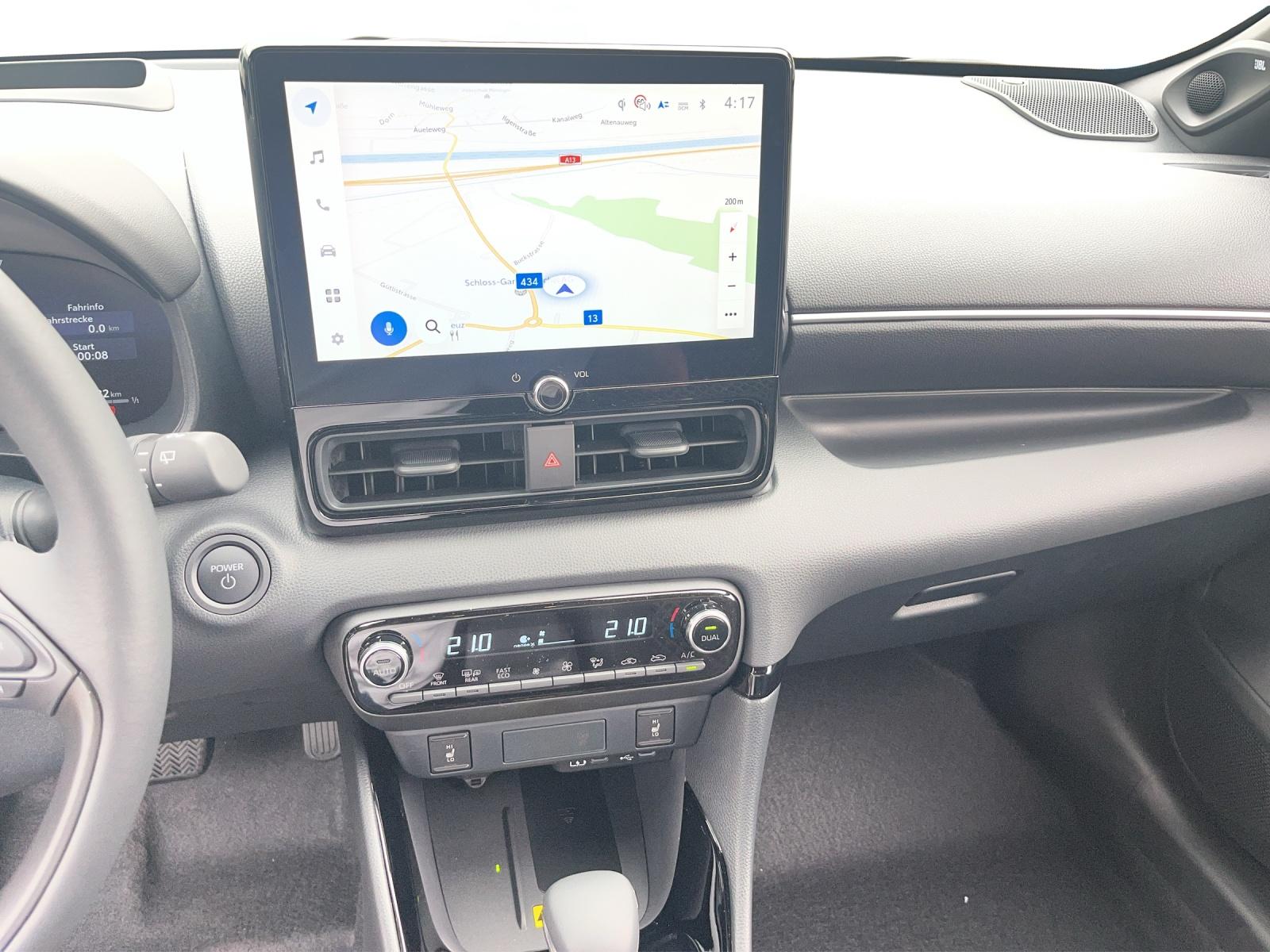 TOYOTA Yaris 1.5 VVT-i HSD Premium-image-8