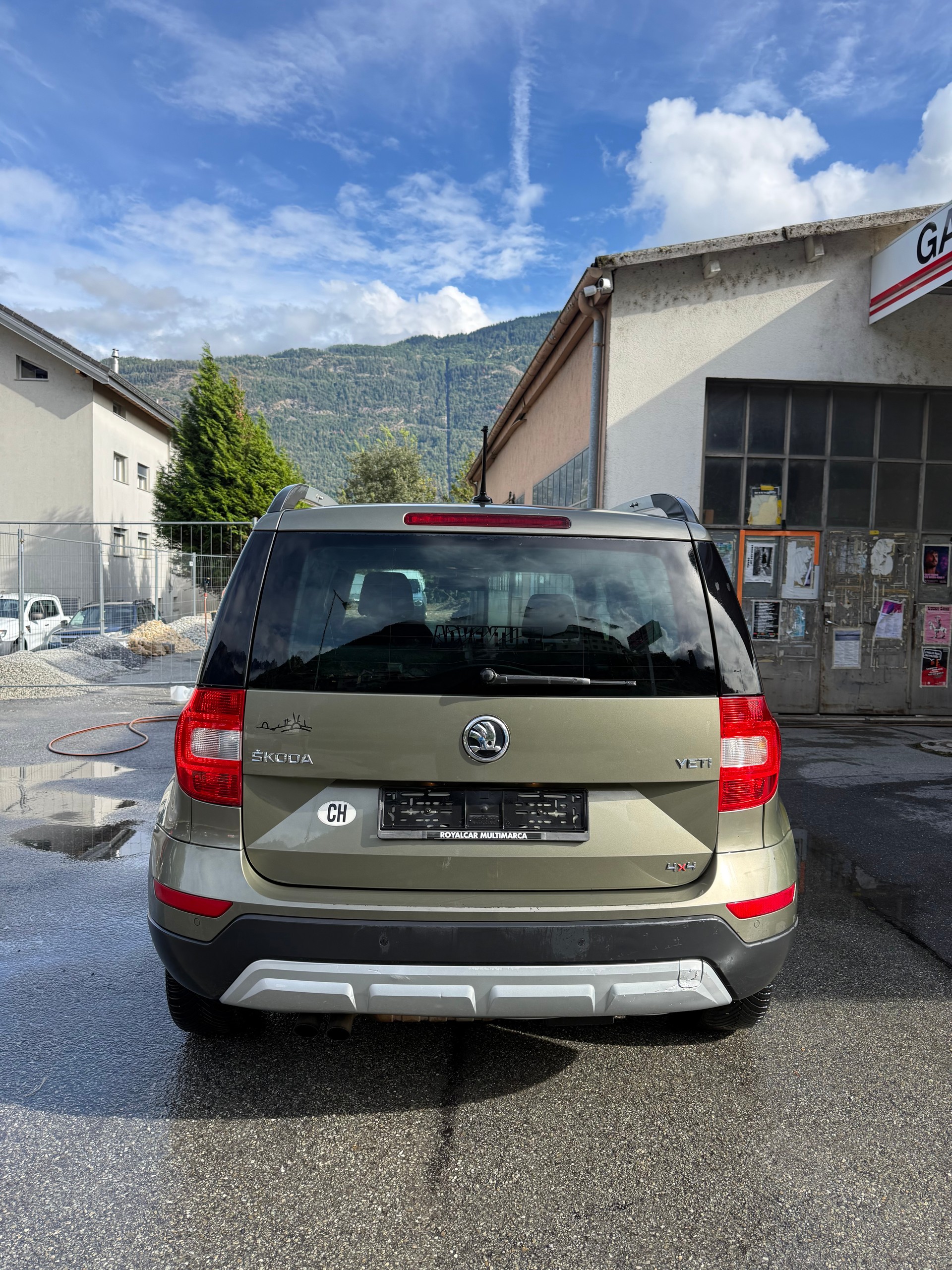 SKODA Yeti 2.0 TDI Ambition Outdoor 4x4 DSG-image-7