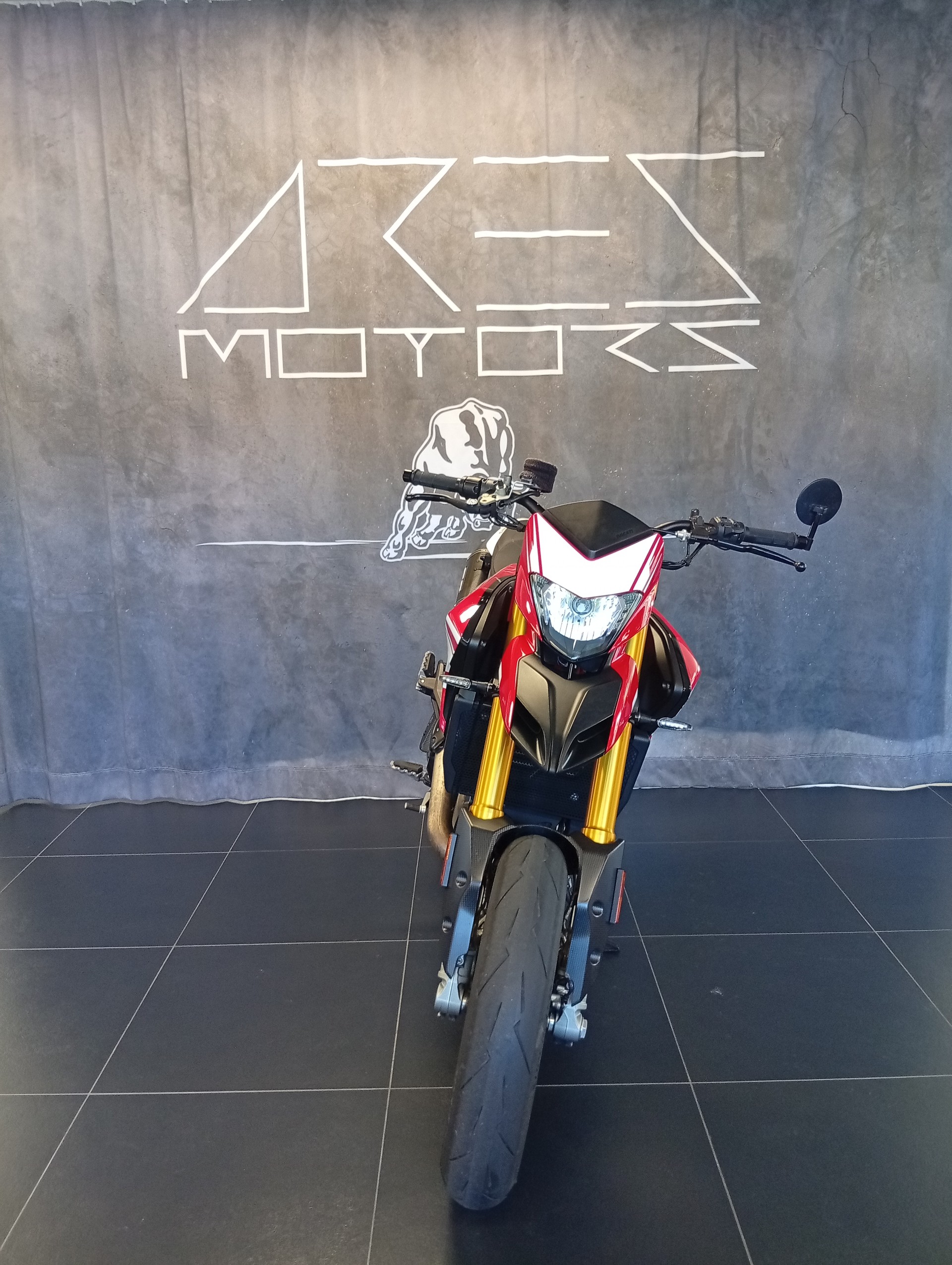 DUCATI Hypermotard 939 SP-showroom-element-2