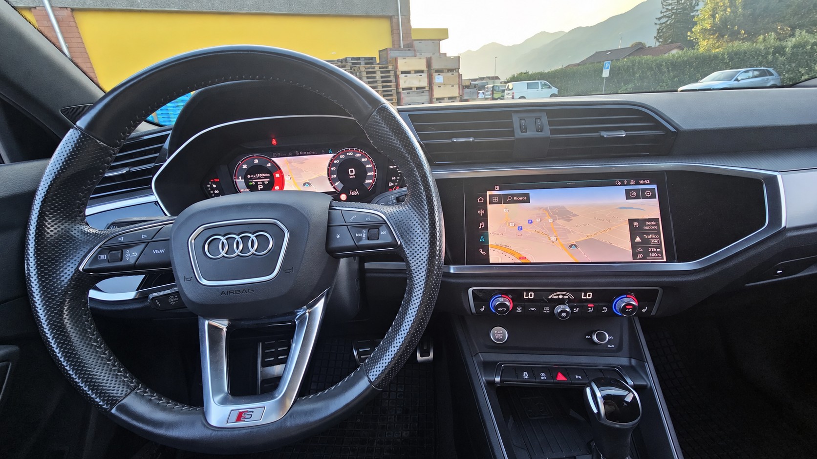 AUDI Q3 40 TDI S line Attraction quattro S-tronic-image-6