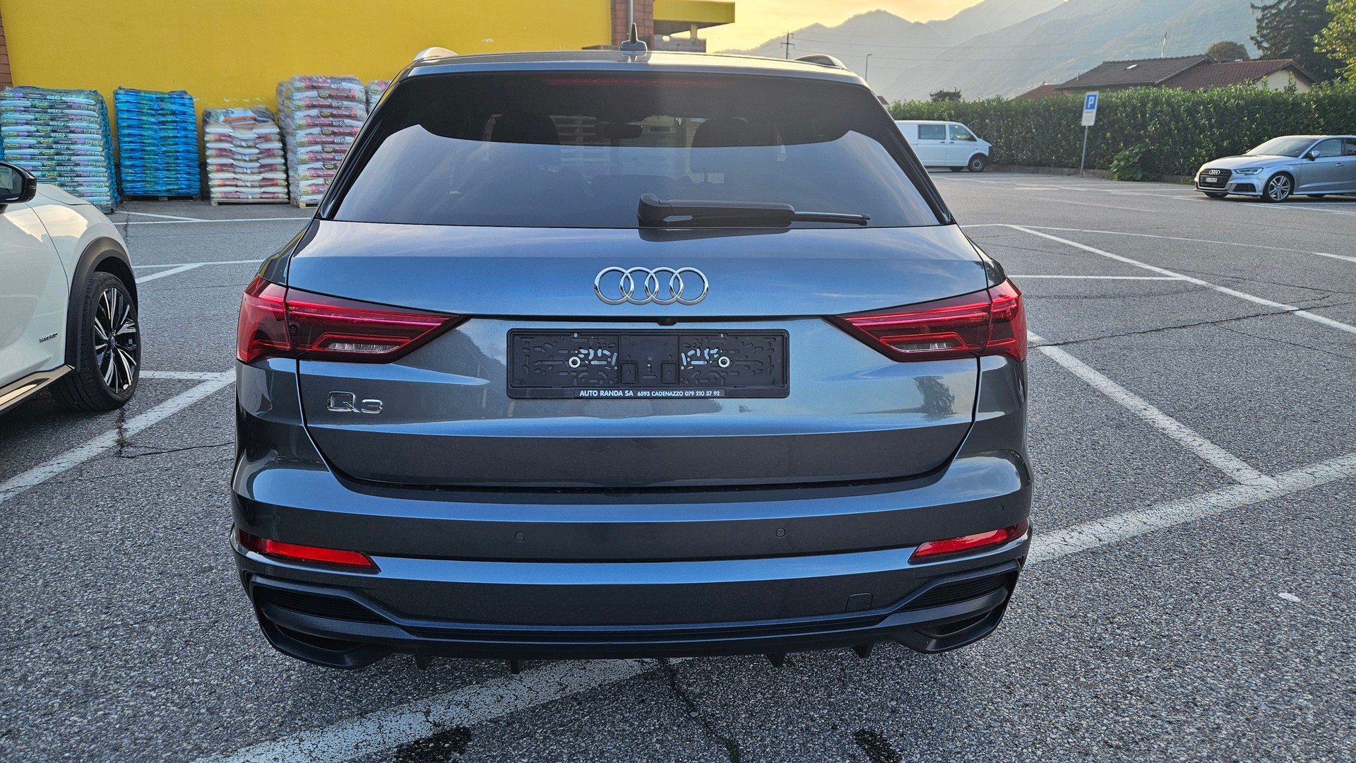 AUDI Q3 40 TDI S line Attraction quattro S-tronic-image-5