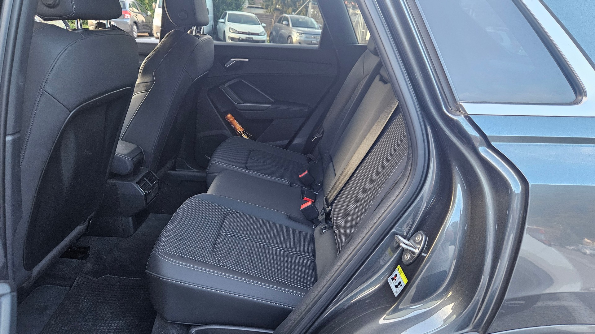 AUDI Q3 40 TDI S line Attraction quattro S-tronic-image-9