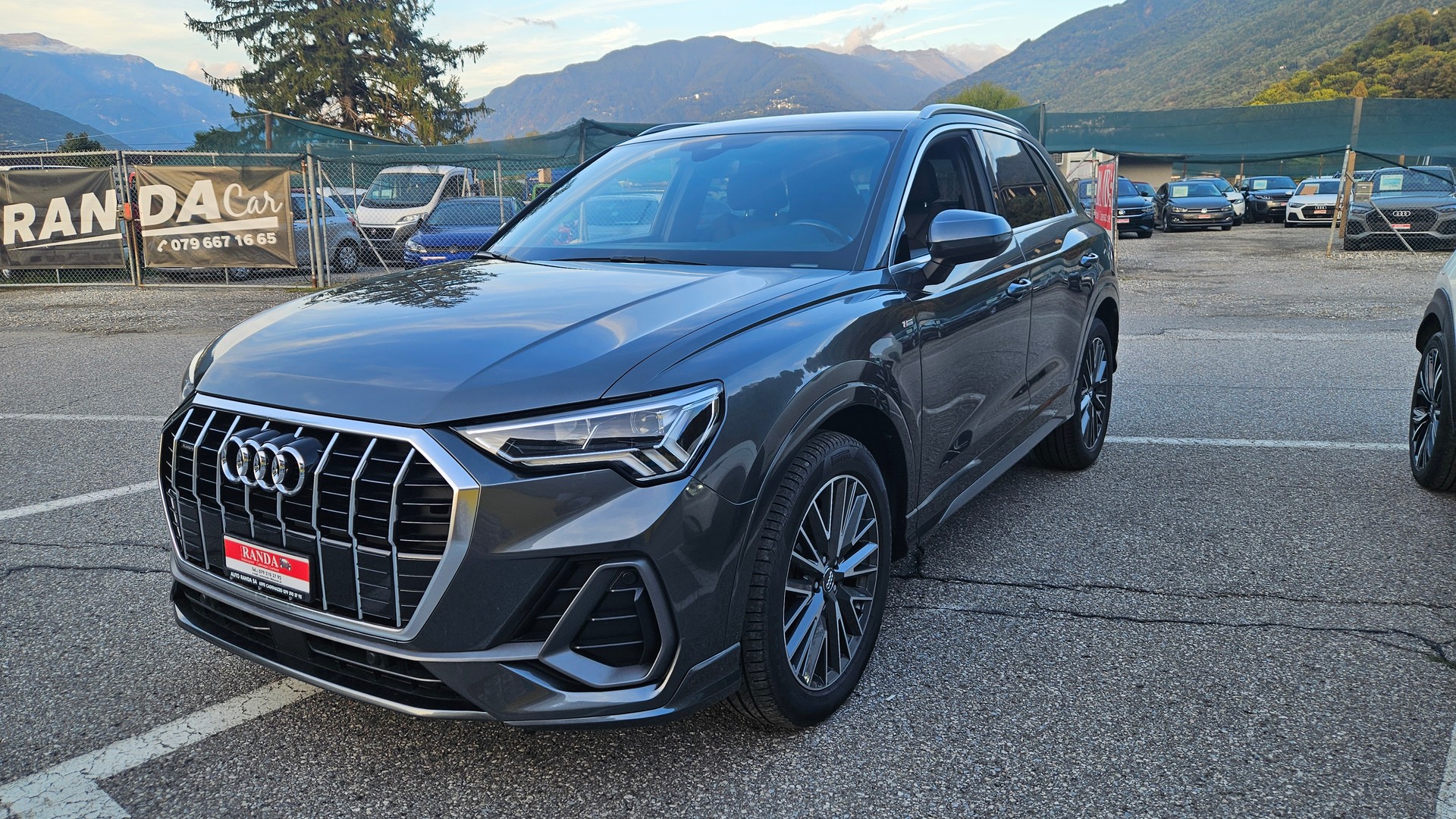 AUDI Q3 40 TDI S line Attraction quattro S-tronic-image-1