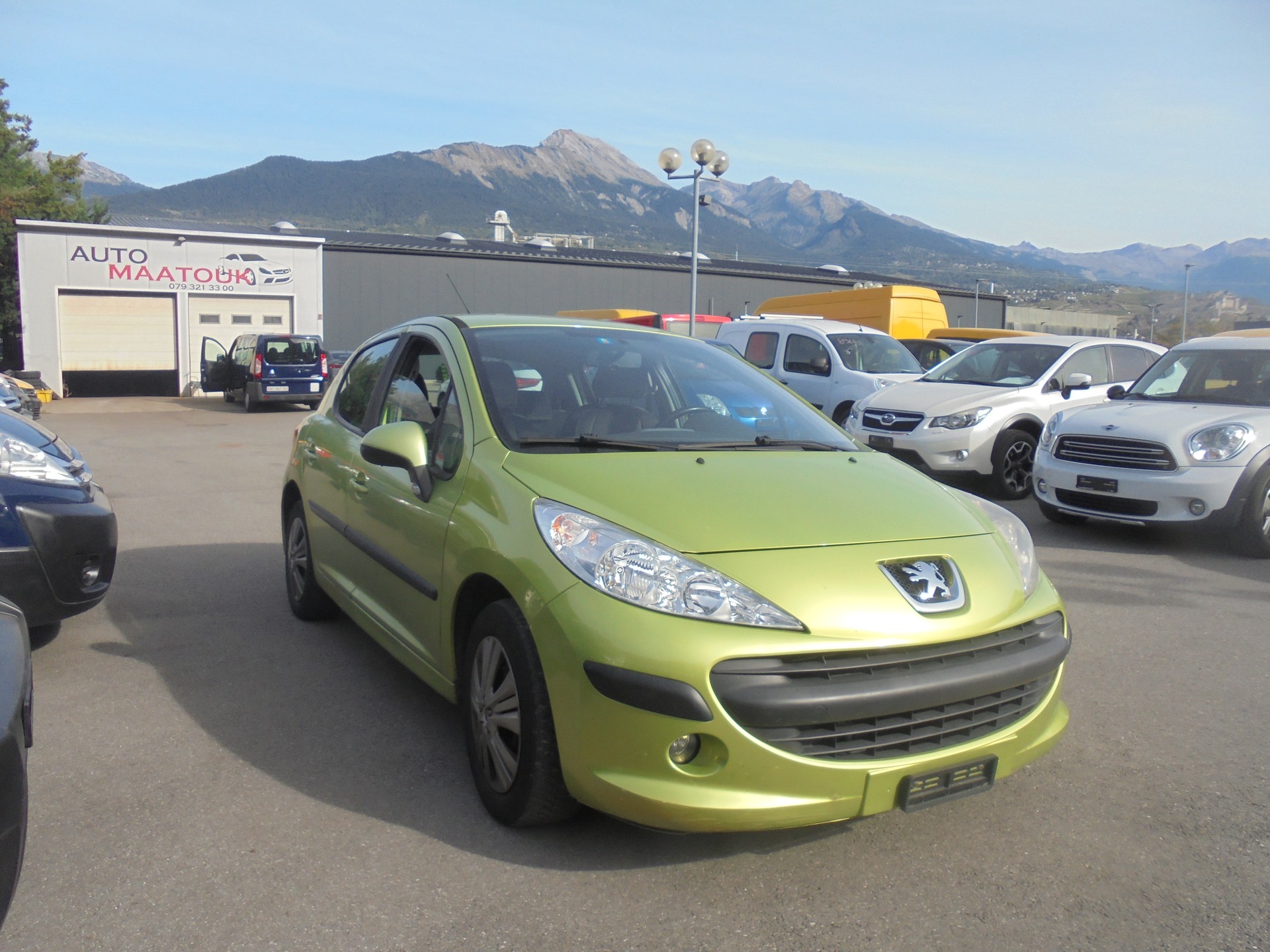 PEUGEOT 207 1.4 16V Look-image-2