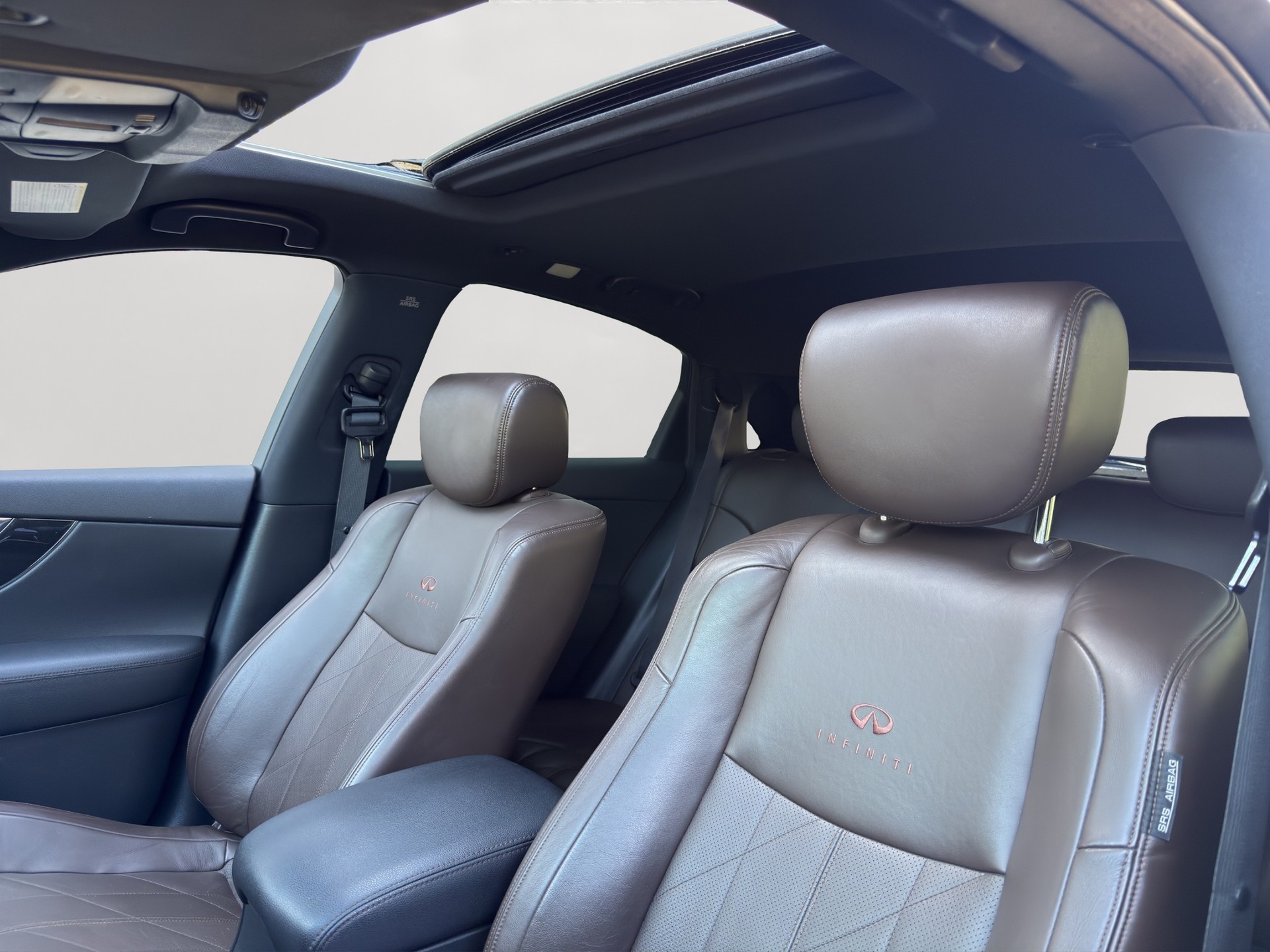 INFINITI FX30d S Premium AWD Automatic-image-4