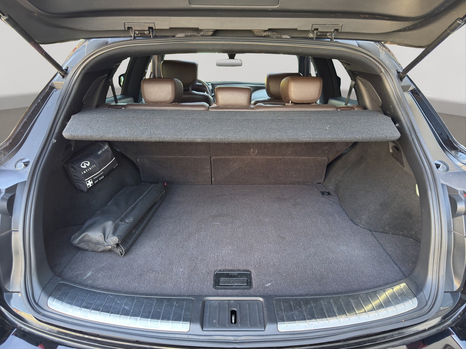 INFINITI FX30d S Premium AWD Automatic-image-15
