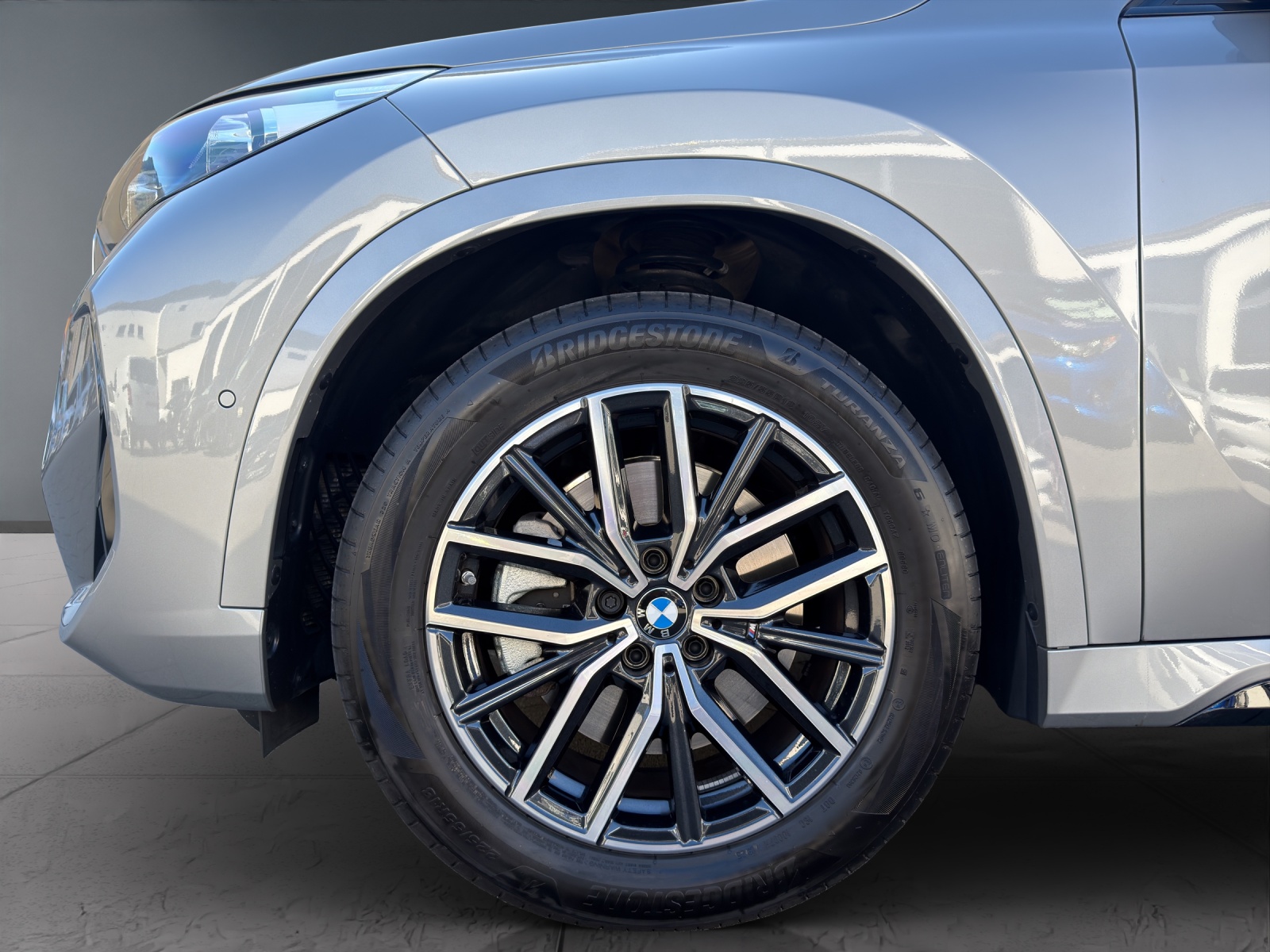 BMW X1 23i xDrive paddles-image-8