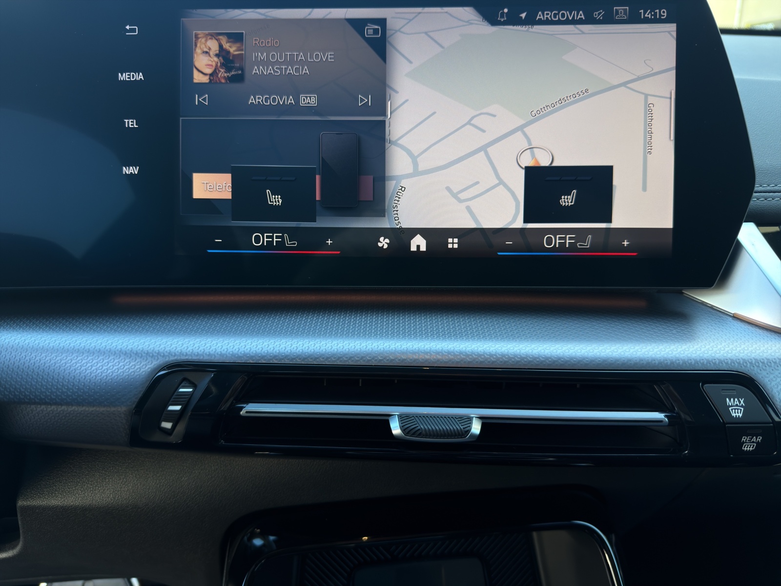 BMW X1 23i xDrive paddles-image-20
