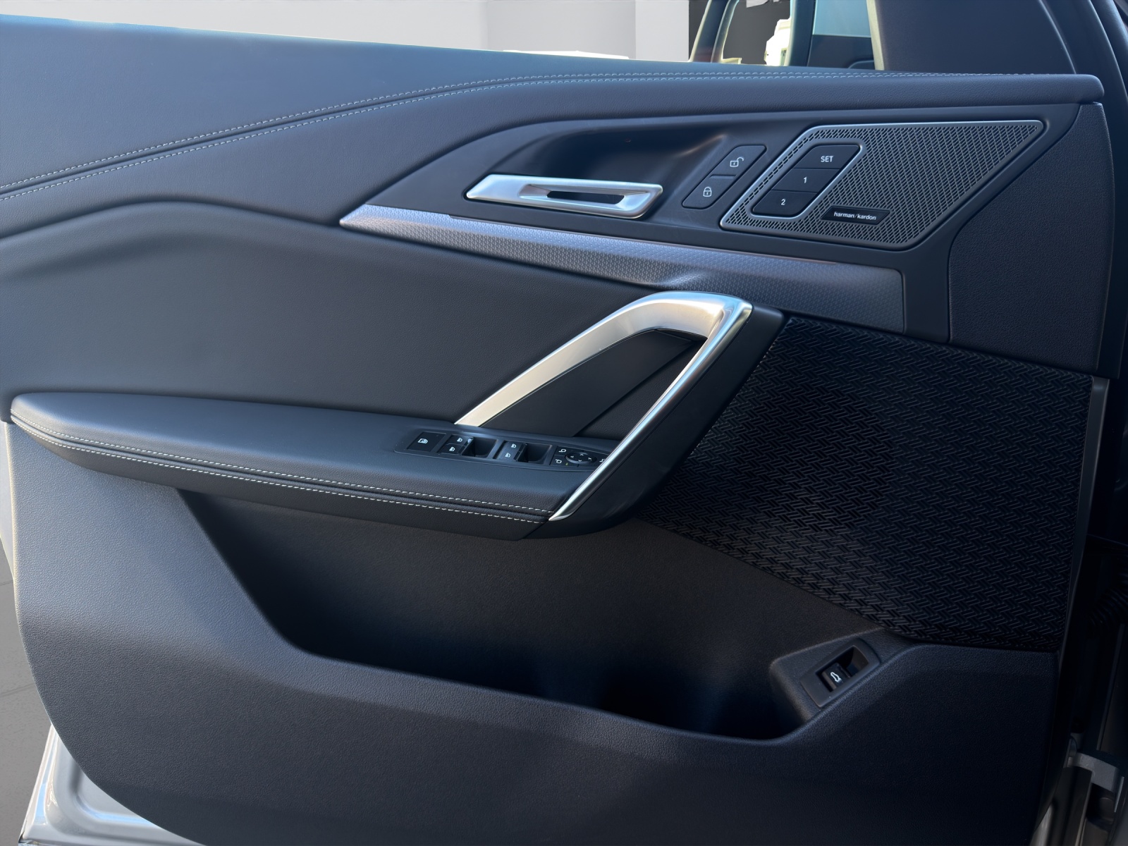 BMW X1 23i xDrive paddles-image-19