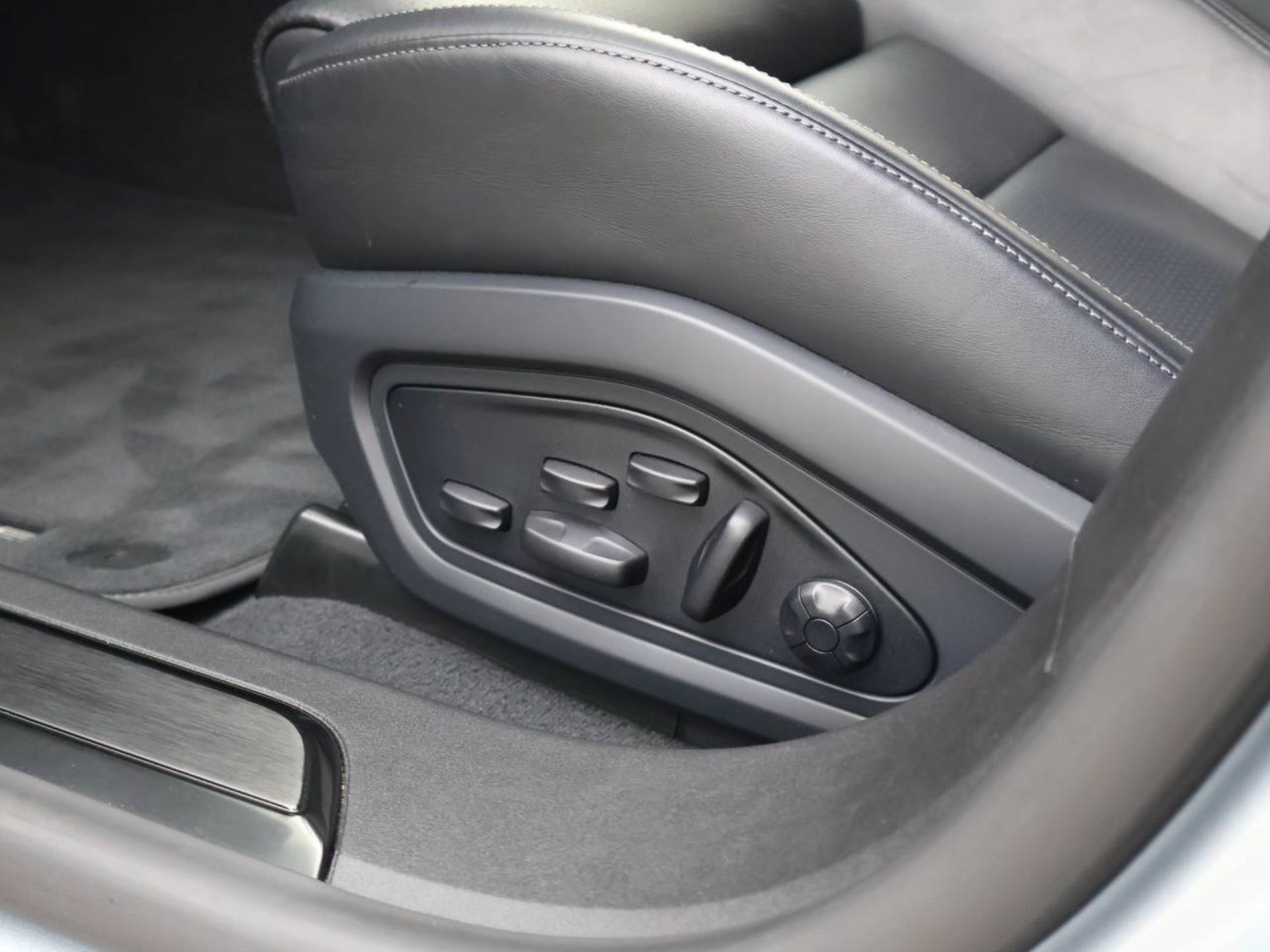 PORSCHE Taycan 4S Sport Turismo-image-24
