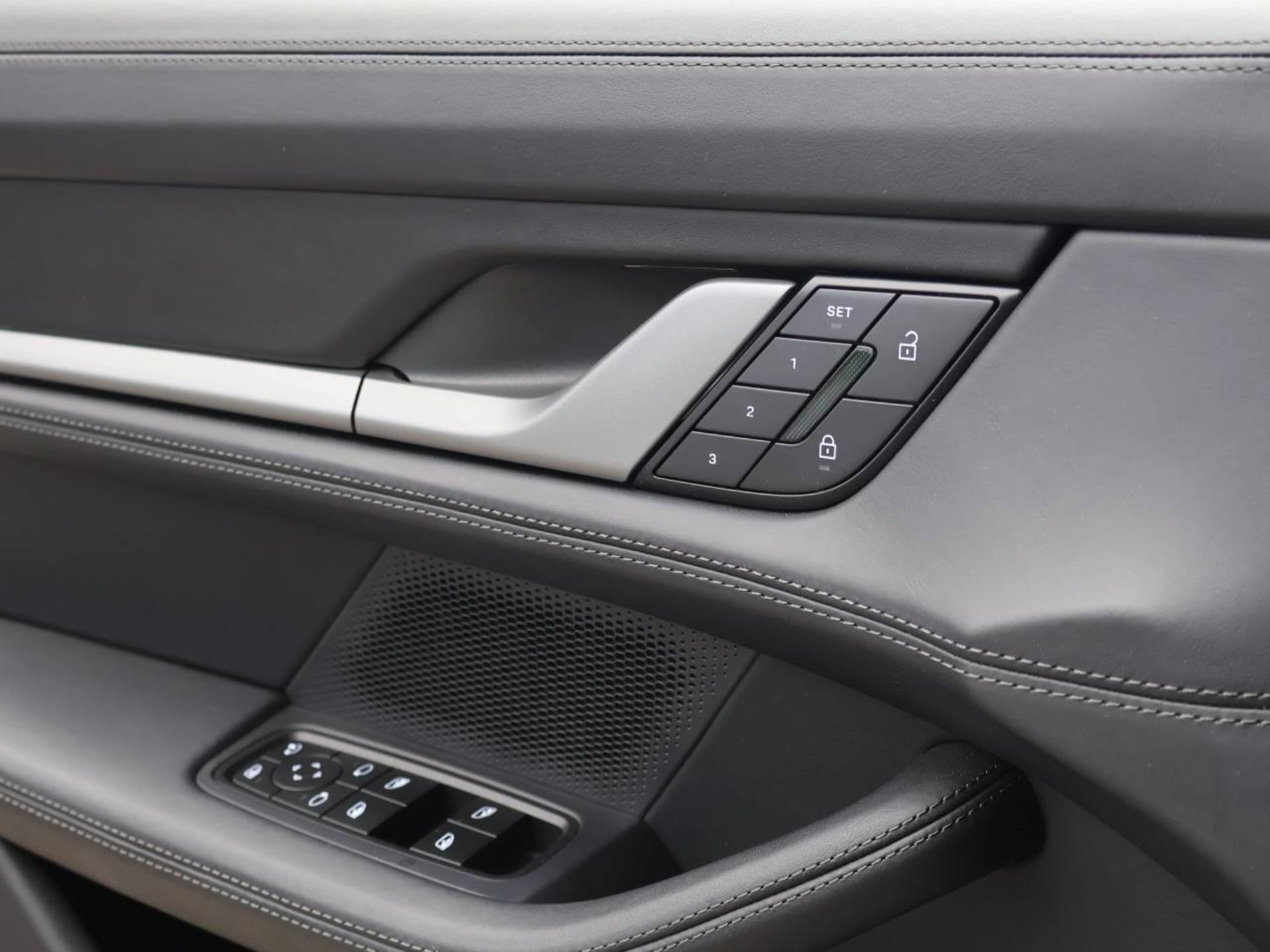 PORSCHE Taycan 4S Sport Turismo-image-26
