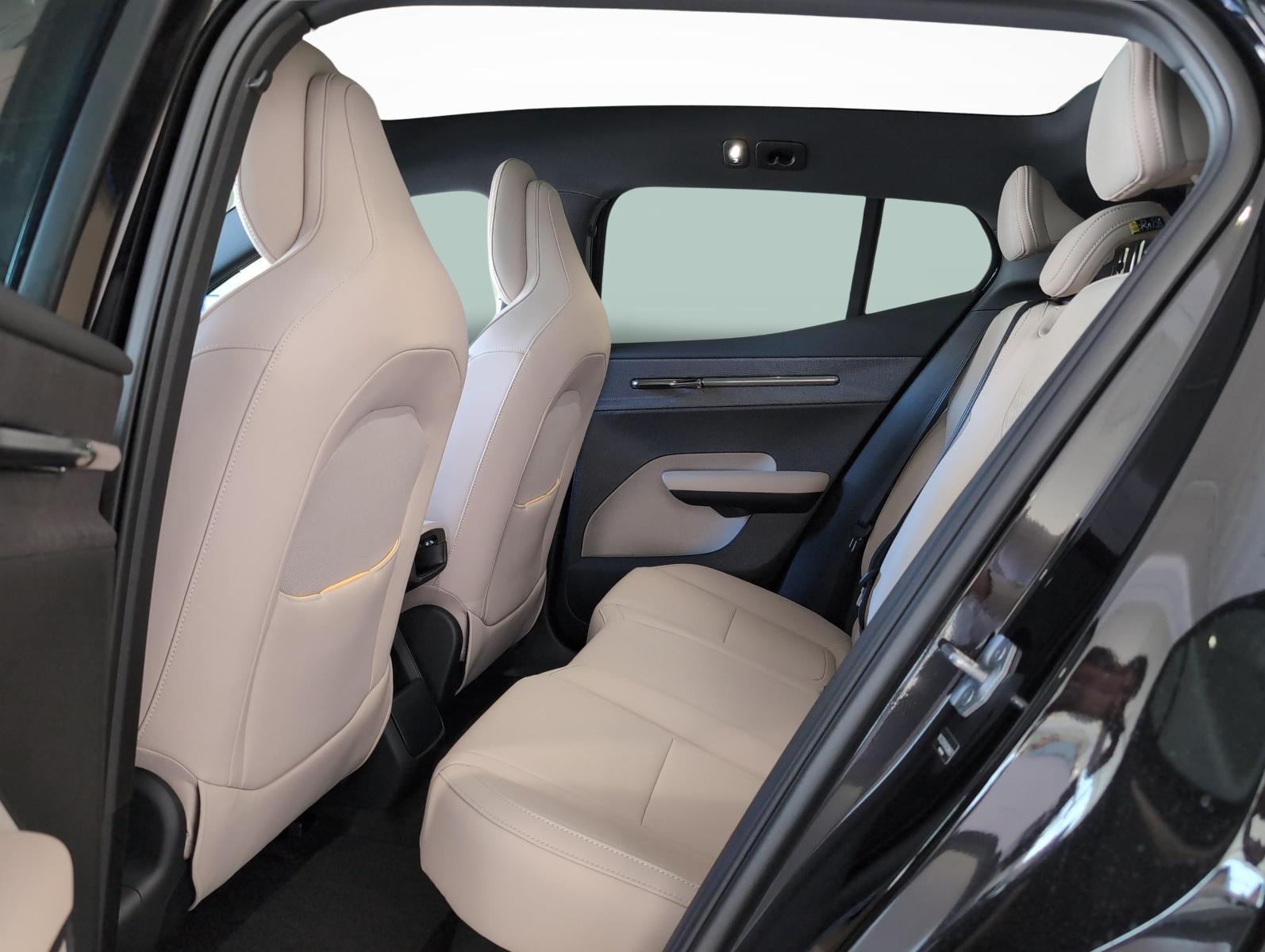 VOLVO EX30 P8 Ultra AWD-image-9