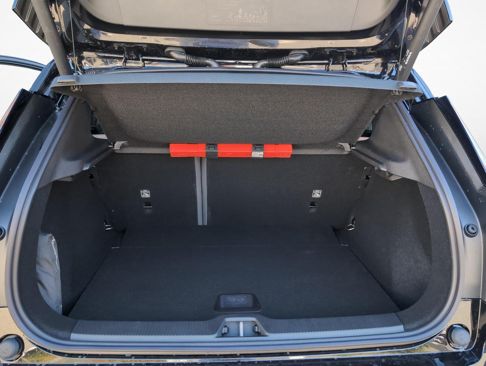 VOLVO EX30 P8 Ultra AWD-image-10