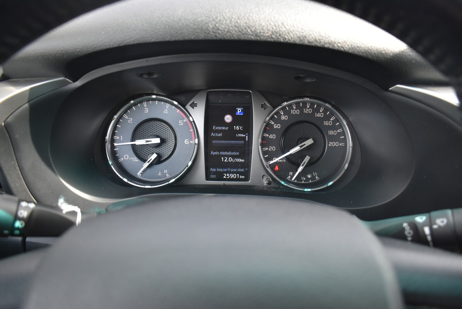 TOYOTA Hilux 2.8D-4D Premium Double Cab 4x4 A-image-2