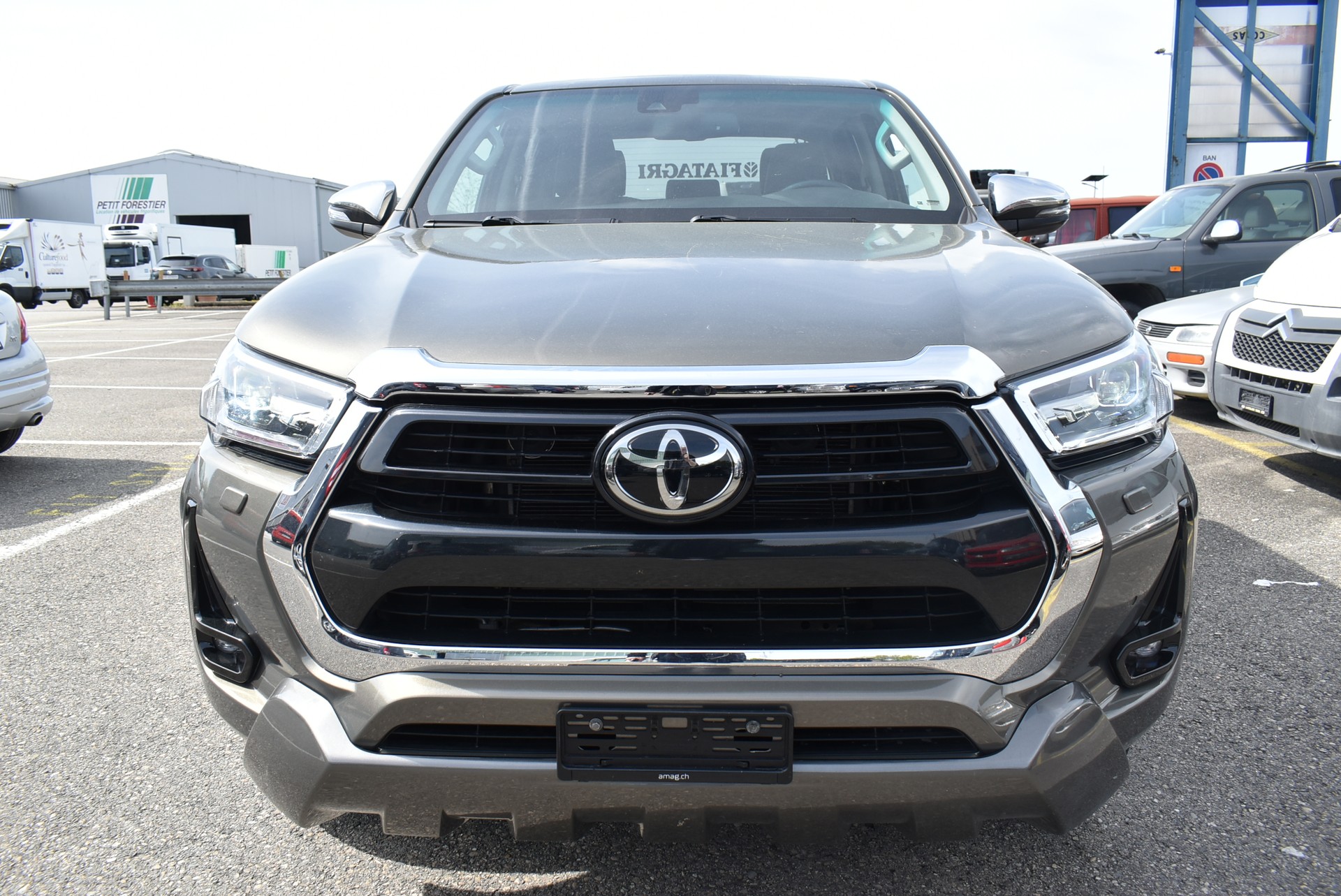 TOYOTA Hilux 2.8D-4D Premium Double Cab 4x4 A-image-7