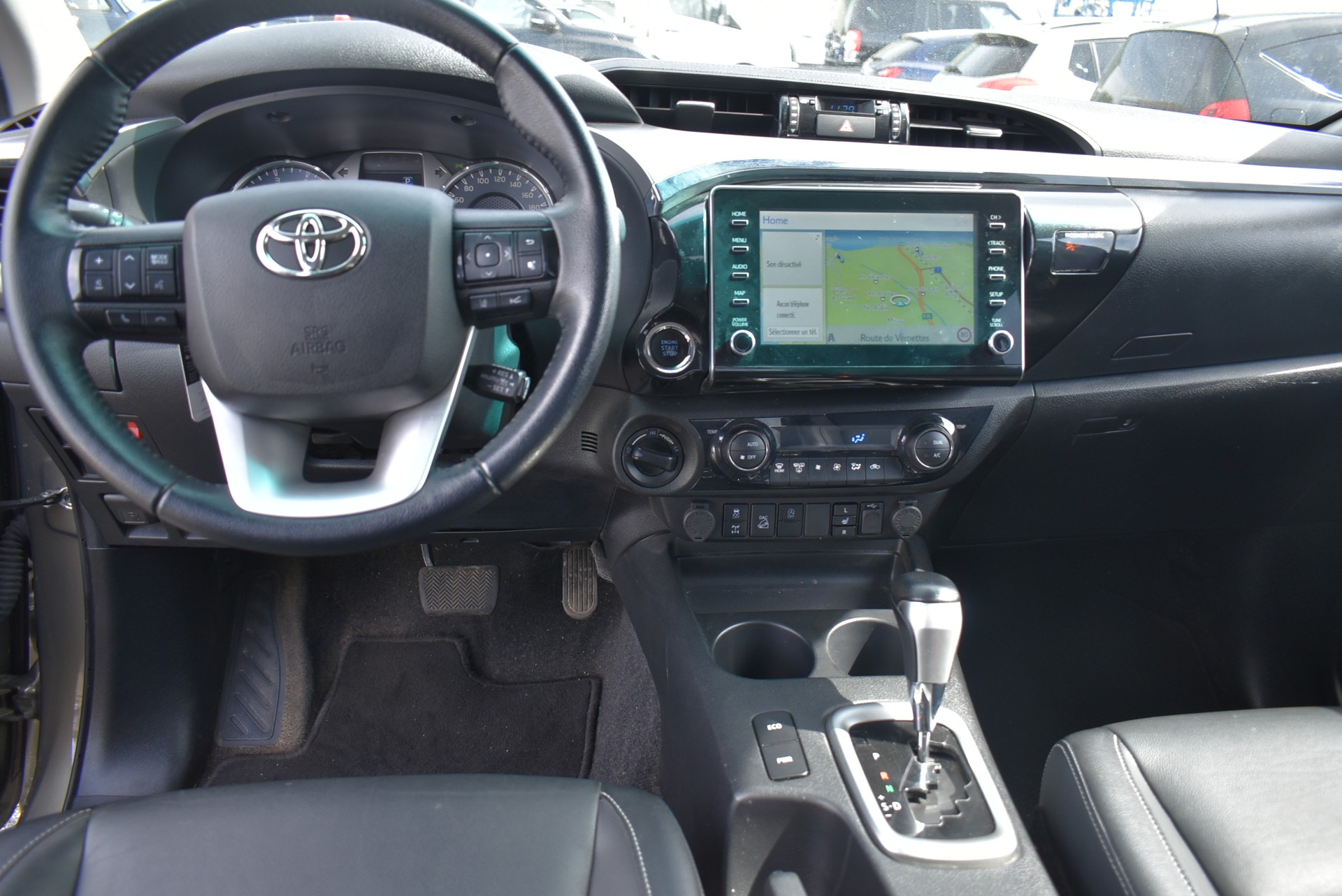 TOYOTA Hilux 2.8D-4D Premium Double Cab 4x4 A-image-6