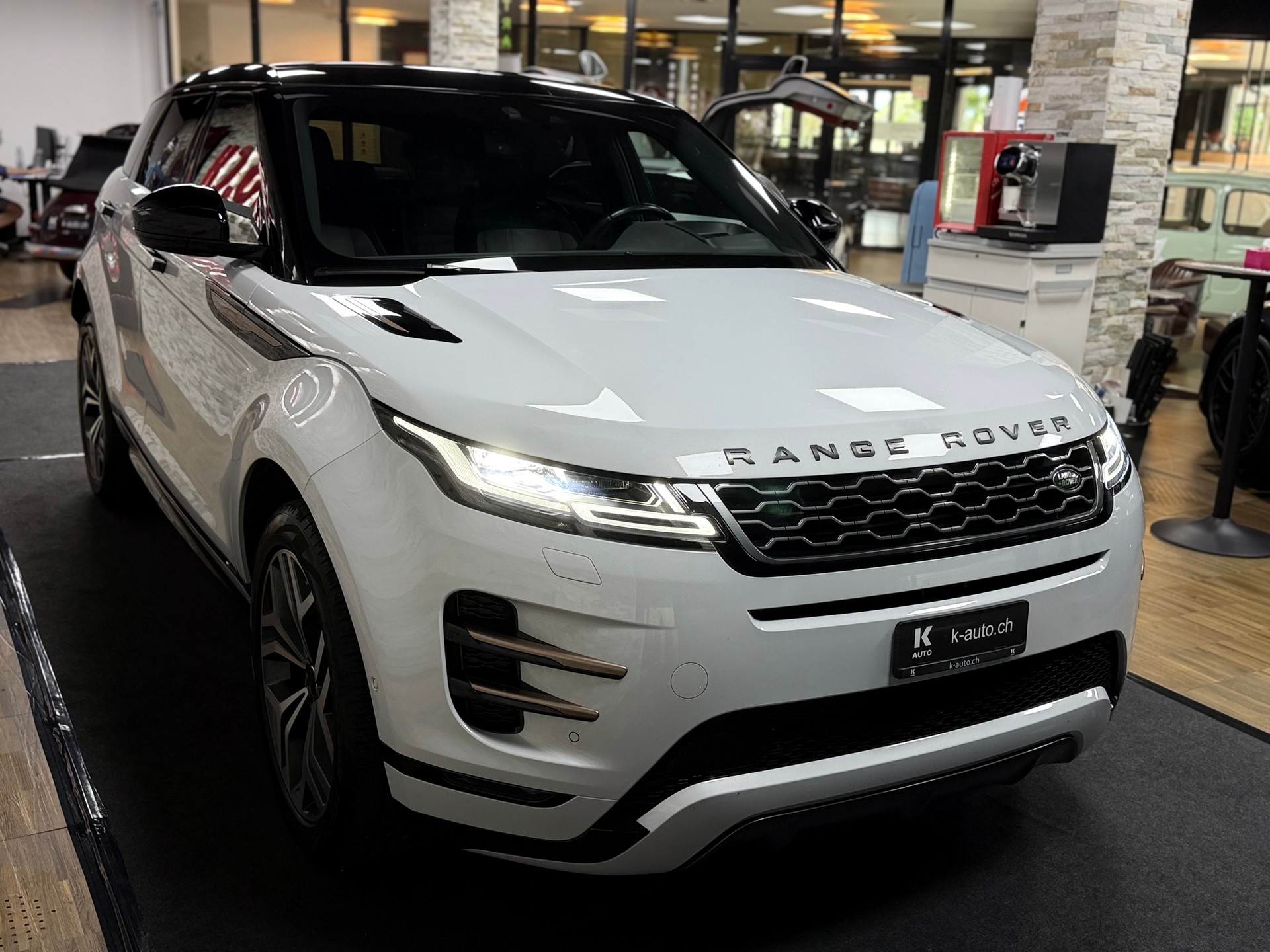 LAND ROVER Range Rover Evoque R-Dyn First Edi P 250 HSE AT9-image-6