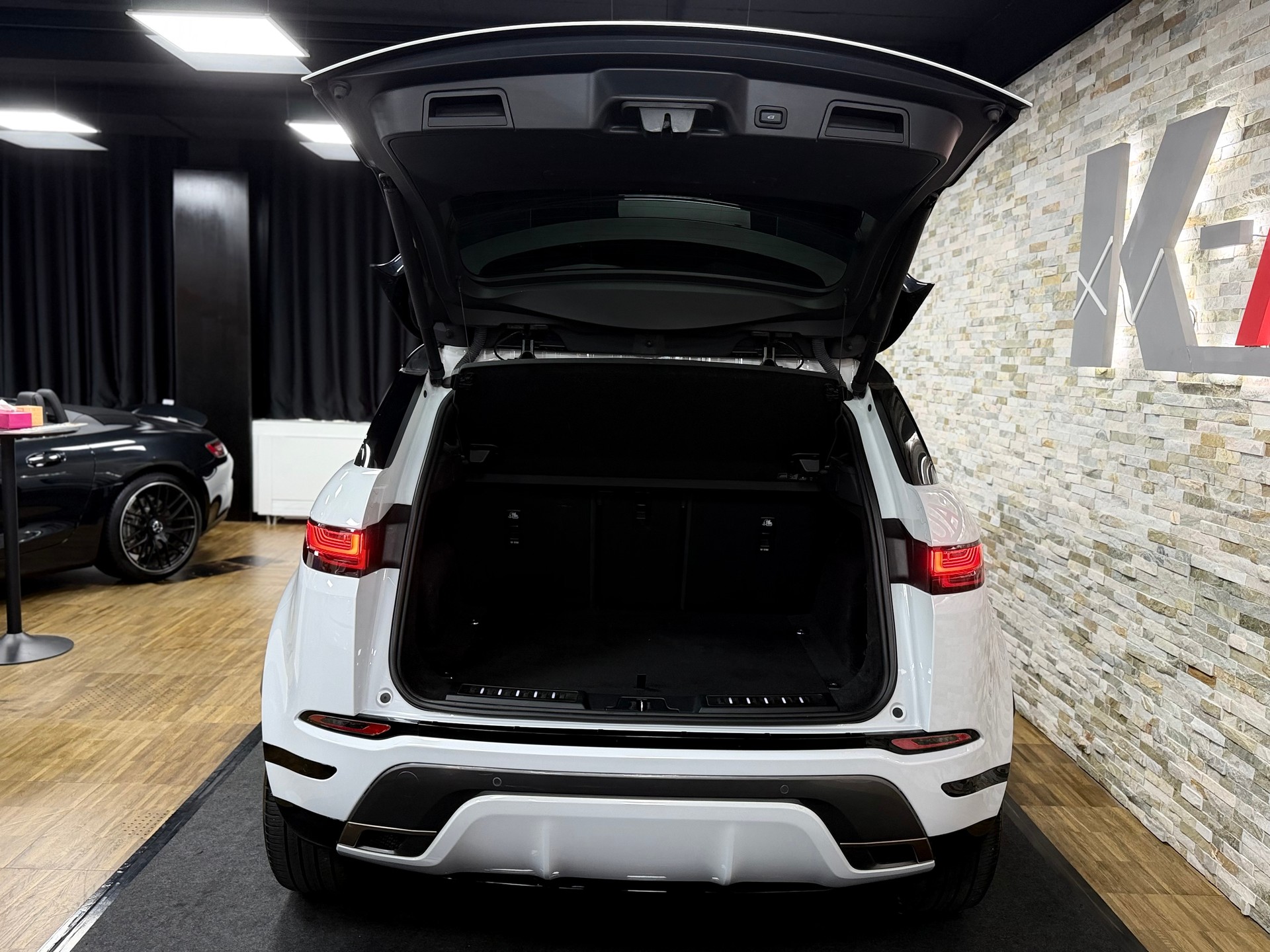 LAND ROVER Range Rover Evoque R-Dyn First Edi P 250 HSE AT9-image-28