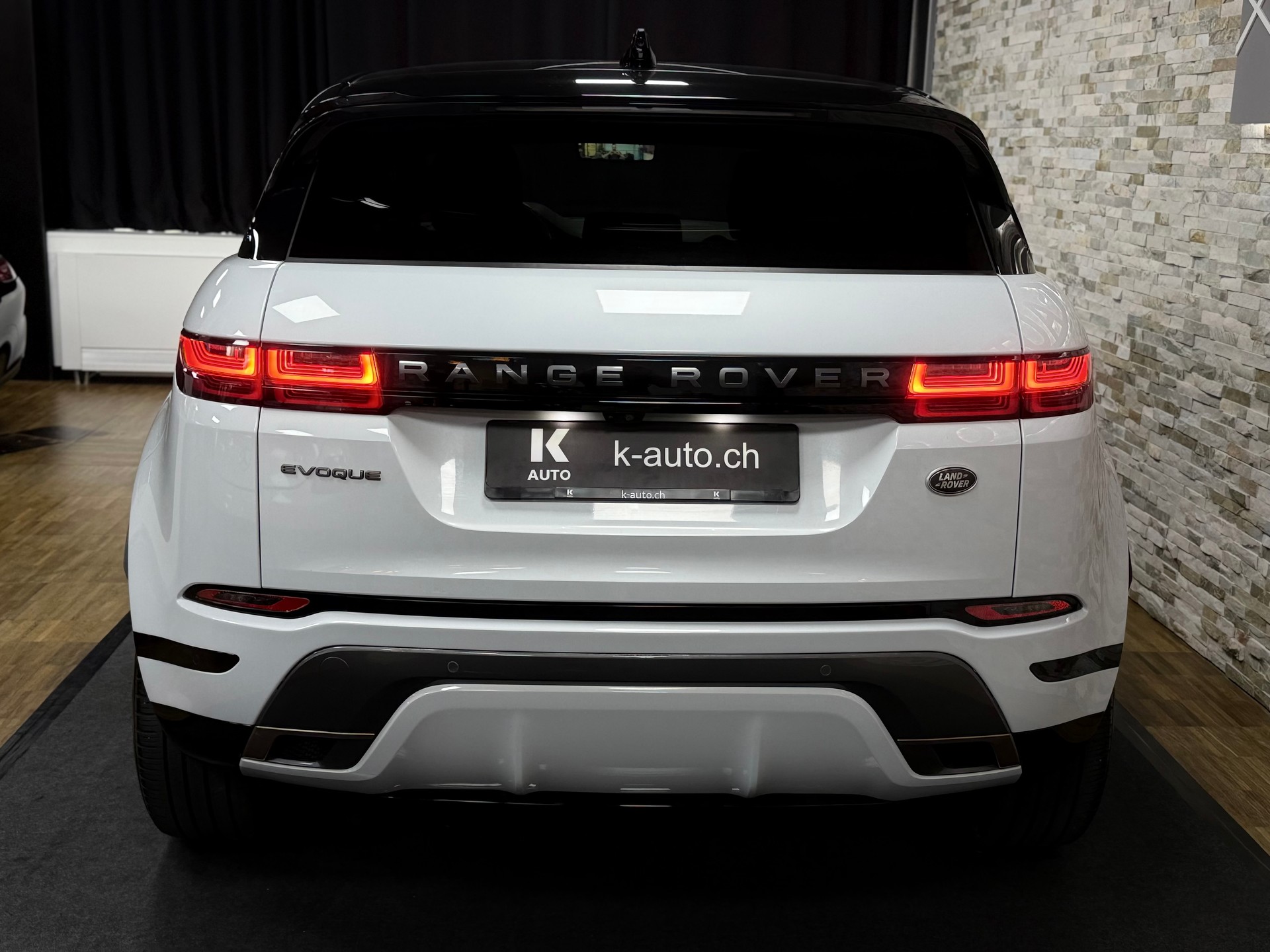 LAND ROVER Range Rover Evoque R-Dyn First Edi P 250 HSE AT9-image-3