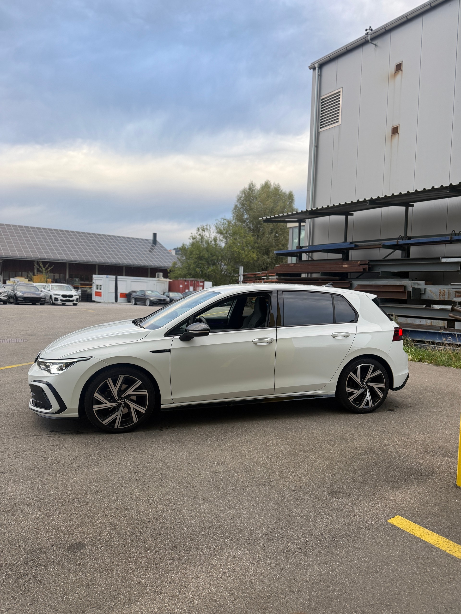 VW Golf 1.5 eTSI mHEV ACT R-Line DSG-image-2