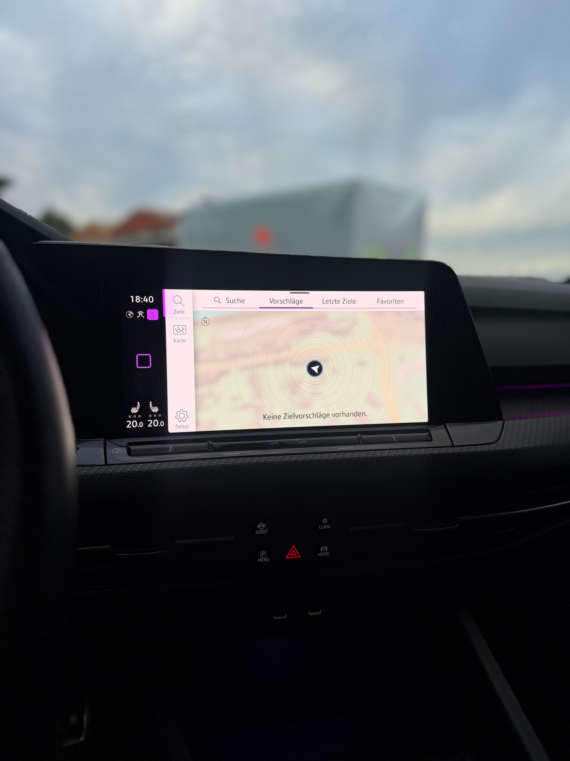 VW Golf 1.5 eTSI mHEV ACT R-Line DSG-image-13