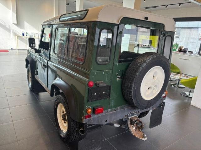 LAND ROVER Defender 90 CSW 2.5 Td5-image-5