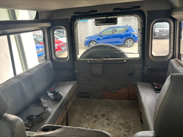LAND ROVER Defender 90 CSW 2.5 Td5-image-8