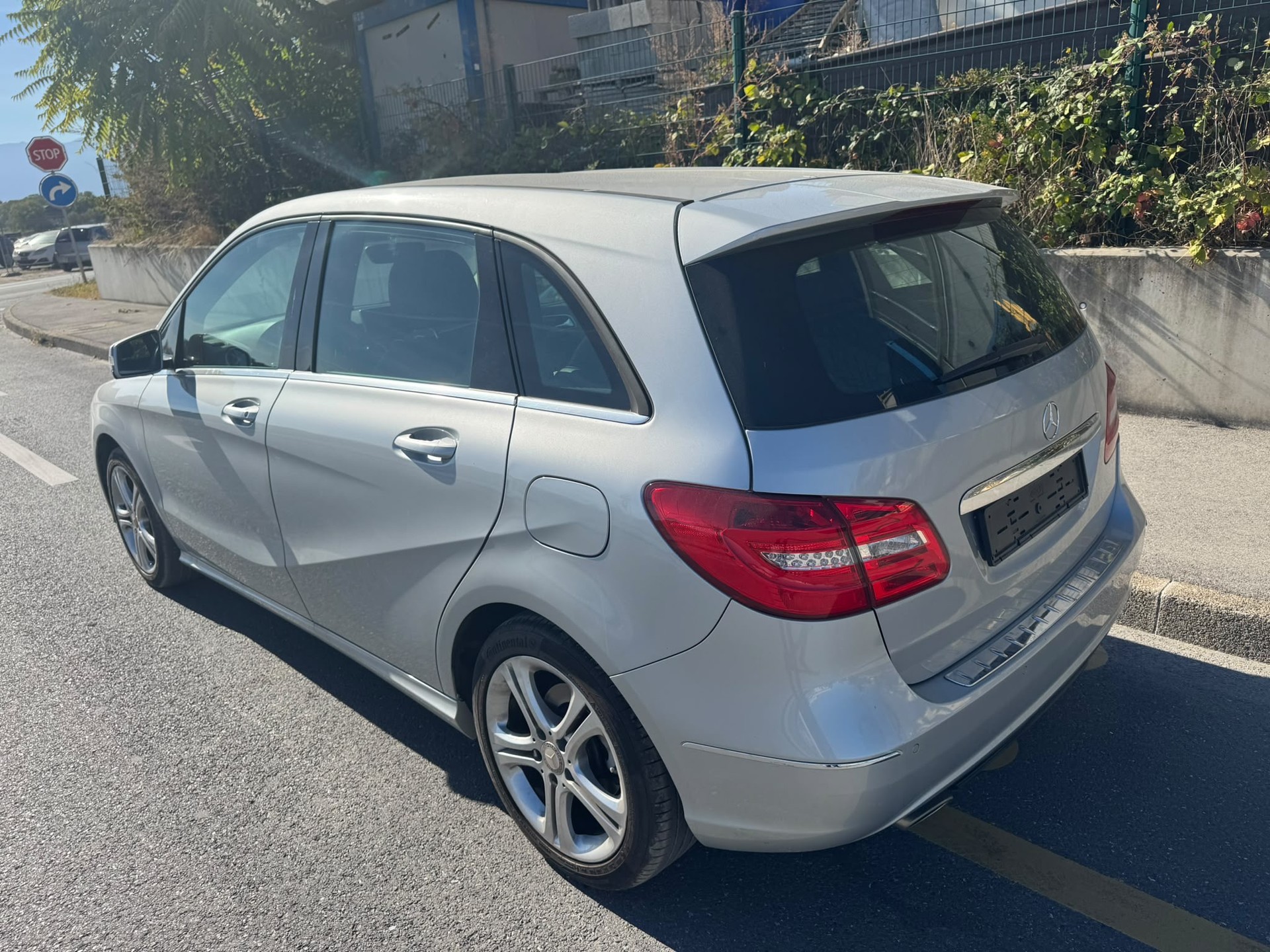 MERCEDES-BENZ B 200-image-2