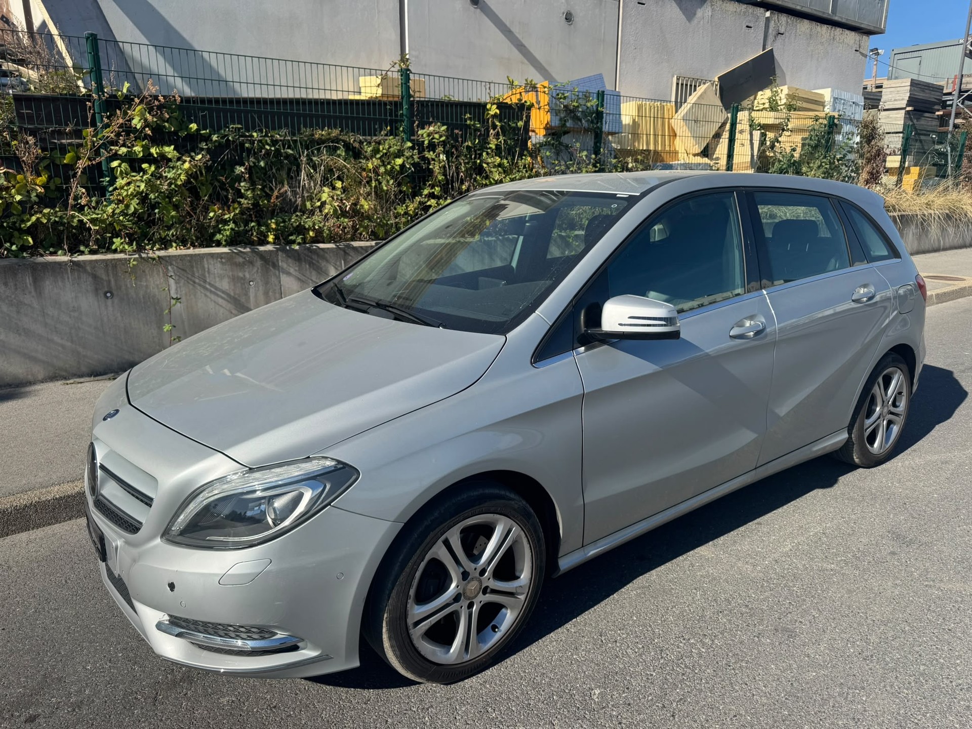 MERCEDES-BENZ B 200-image-3