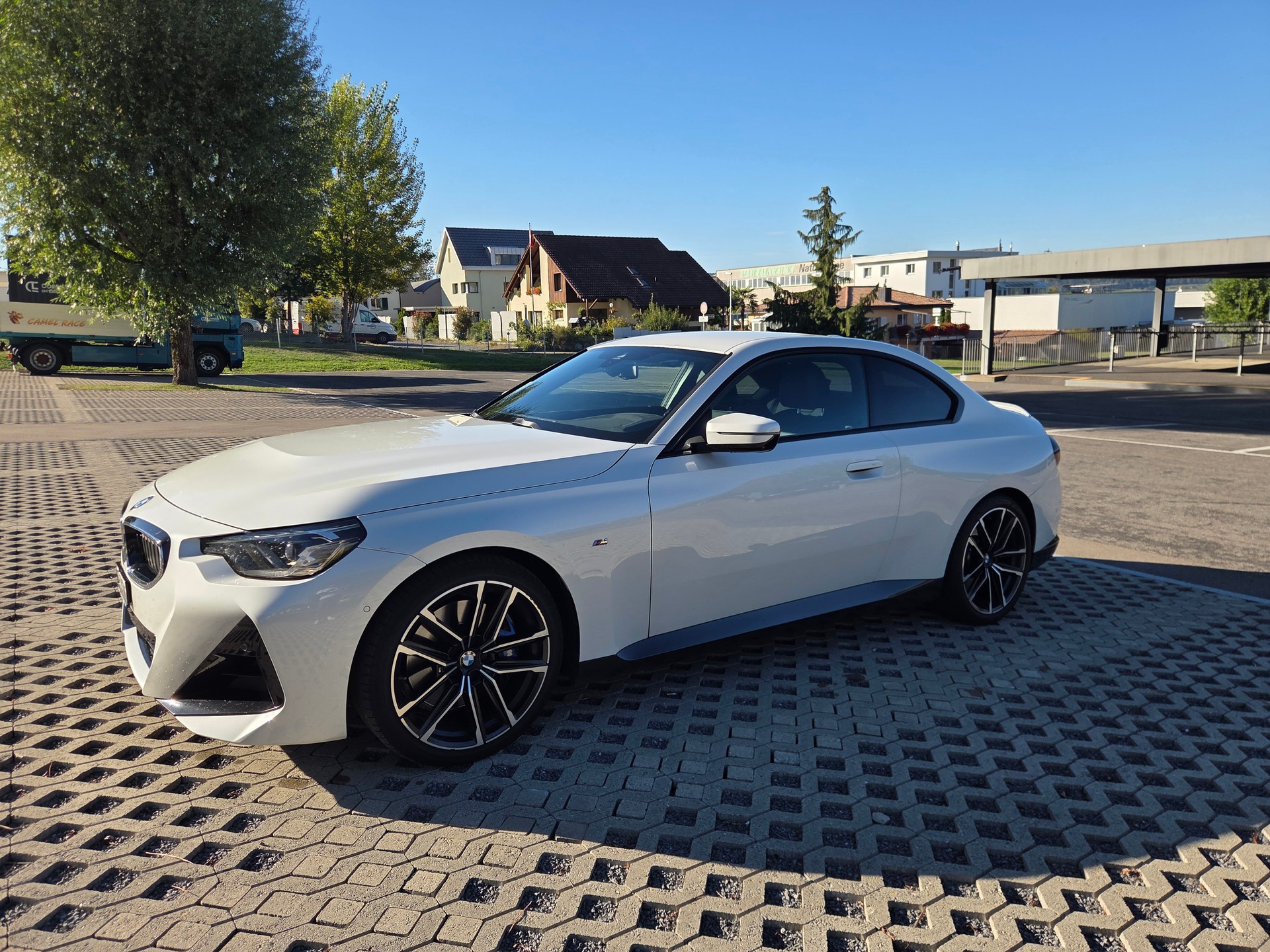 BMW 220i M Sport Coupé-image-3