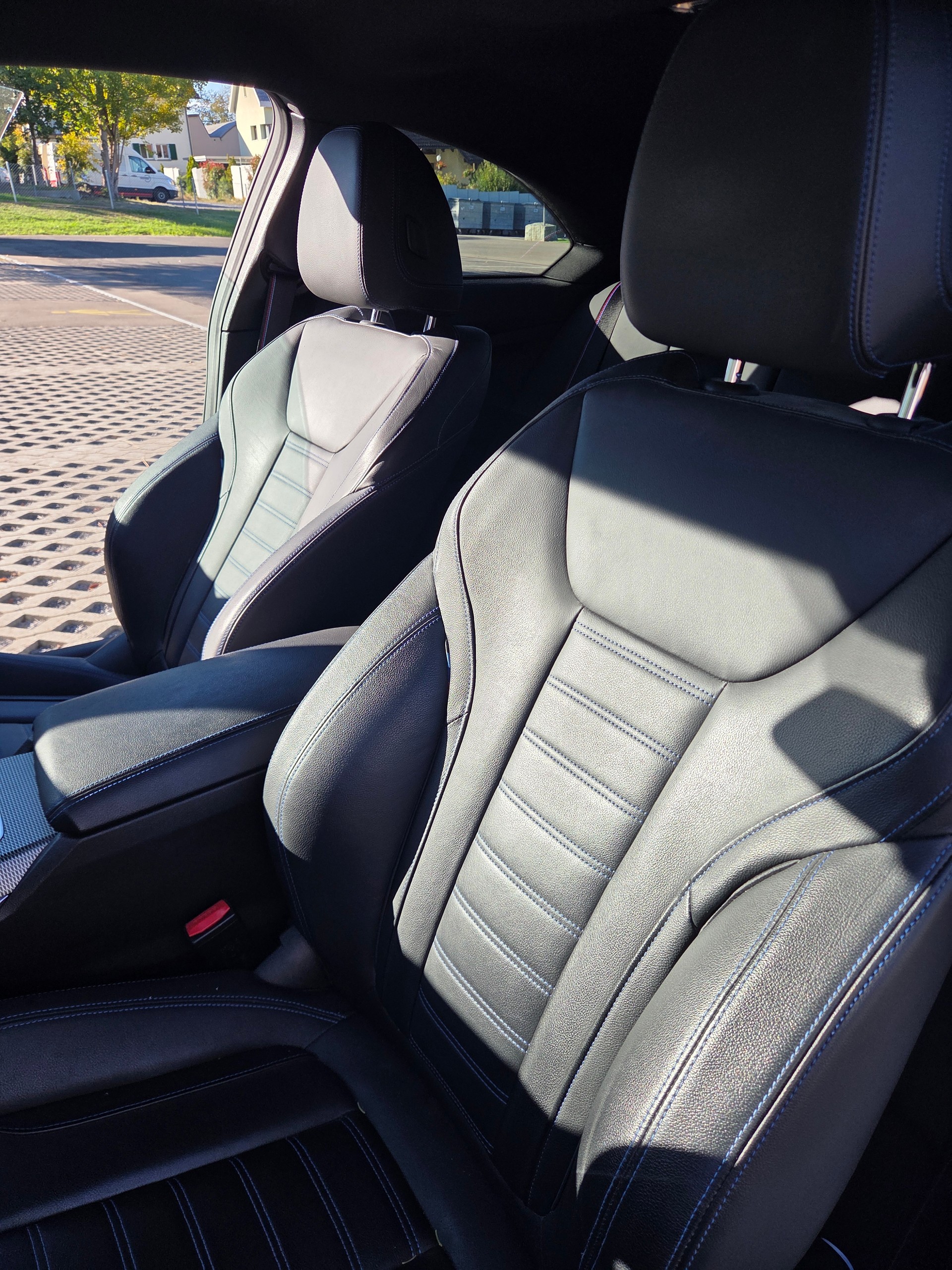 BMW 220i M Sport Coupé-image-4