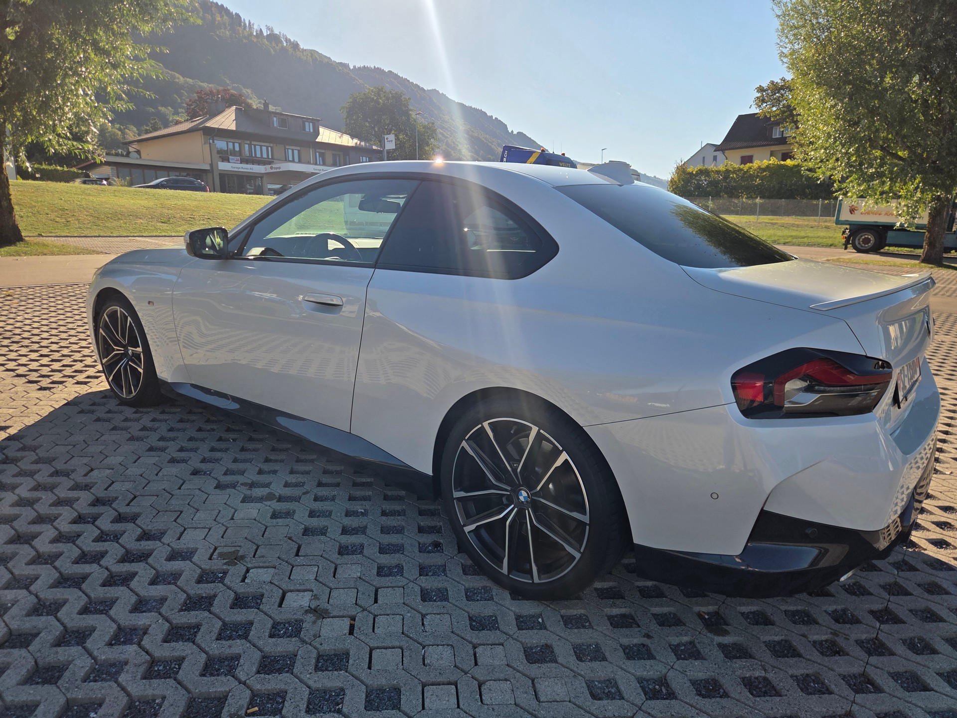 BMW 220i M Sport Coupé-image-1