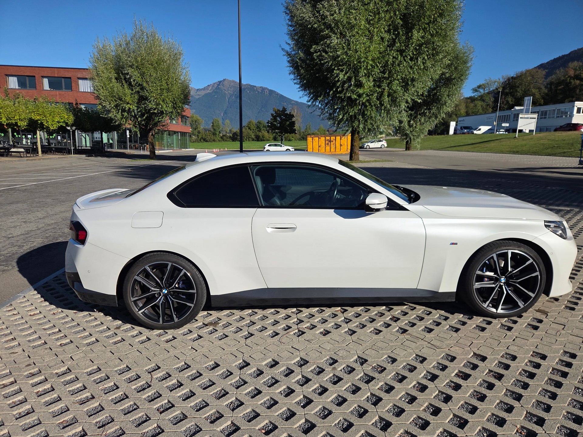 BMW 220i M Sport Coupé-image-0