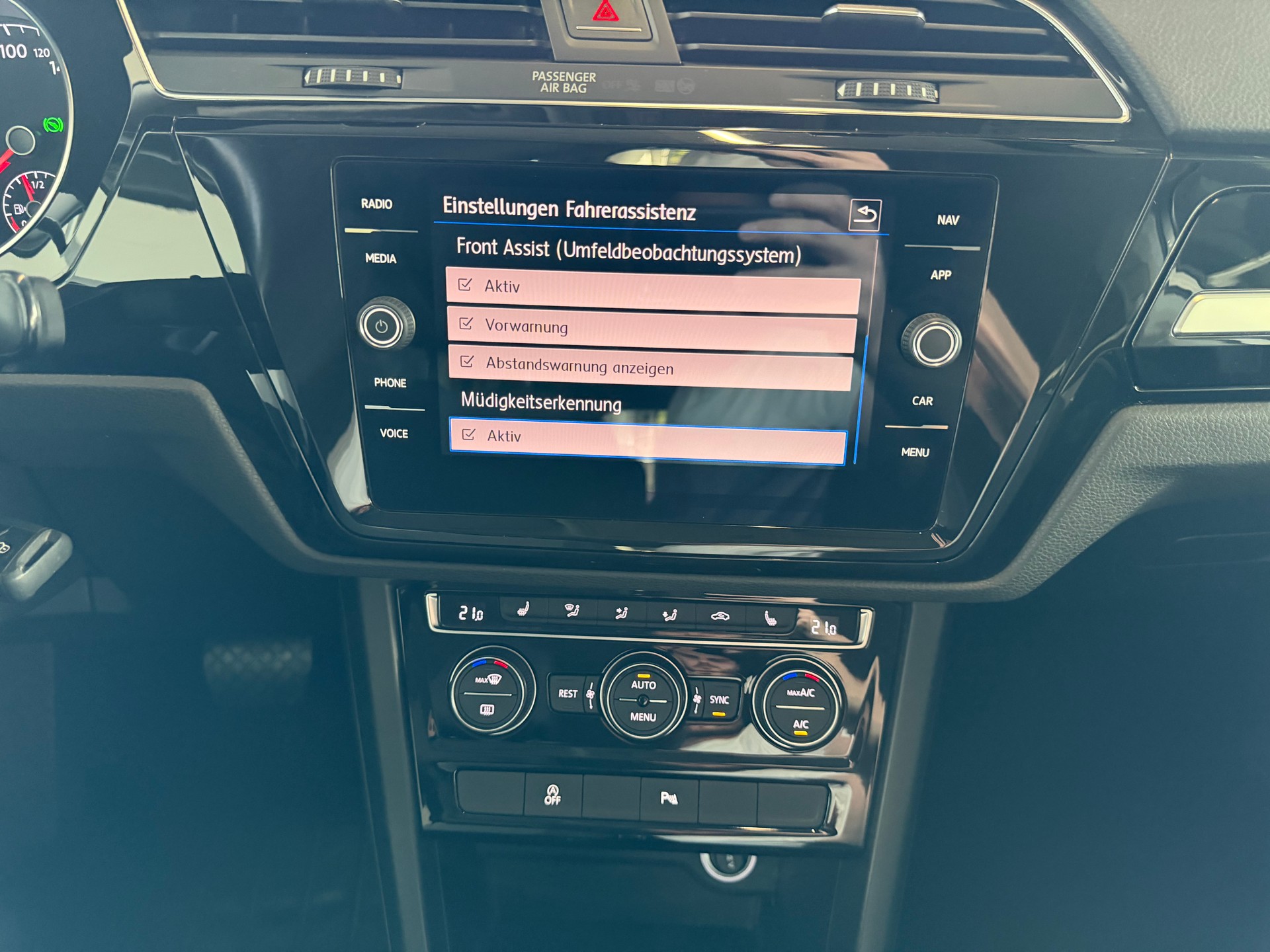 VW Touran 2.0 TDI BlueMotion TechnologyComfortline DSG-image-14