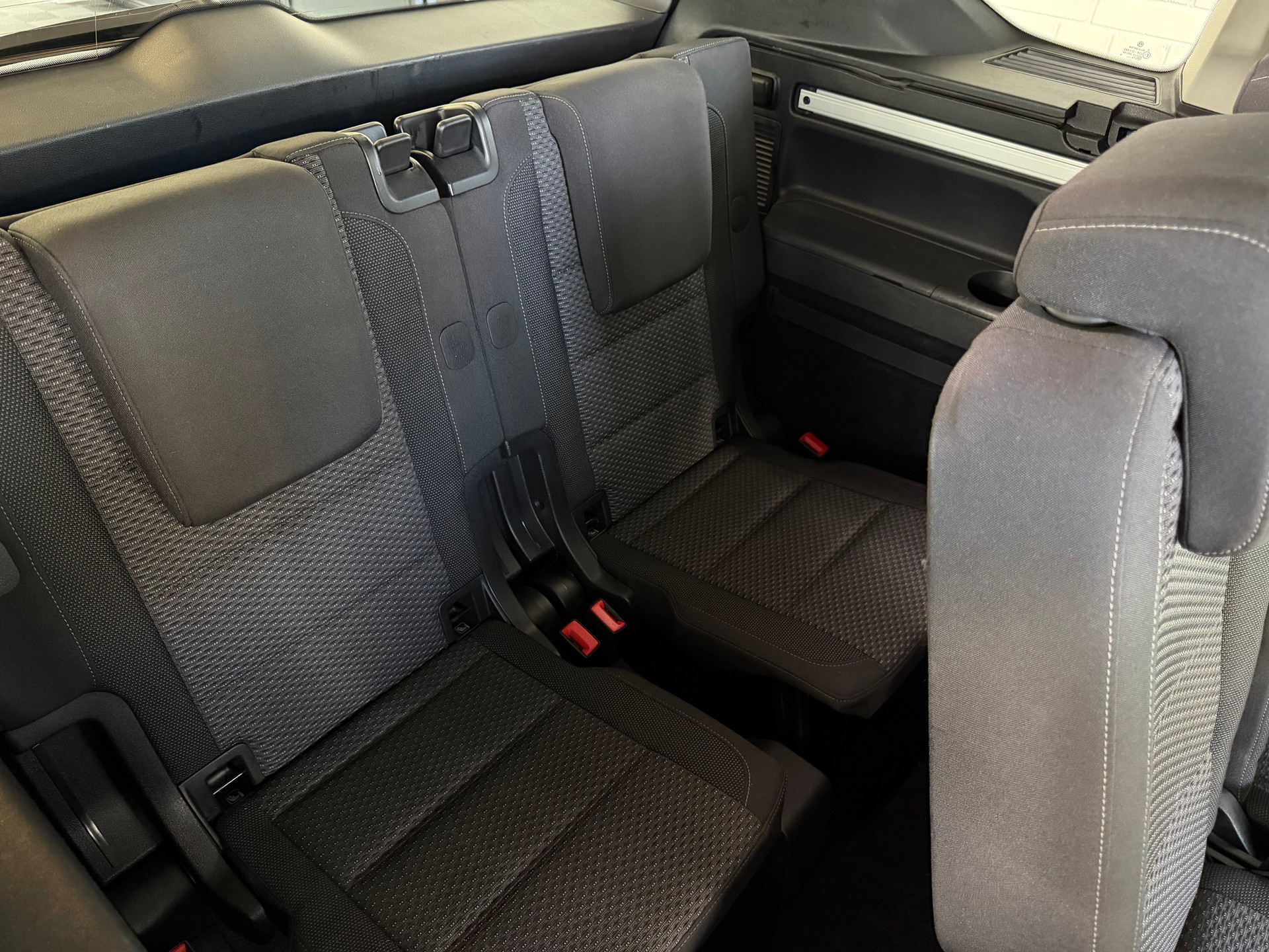 VW Touran 2.0 TDI BlueMotion TechnologyComfortline DSG-image-9