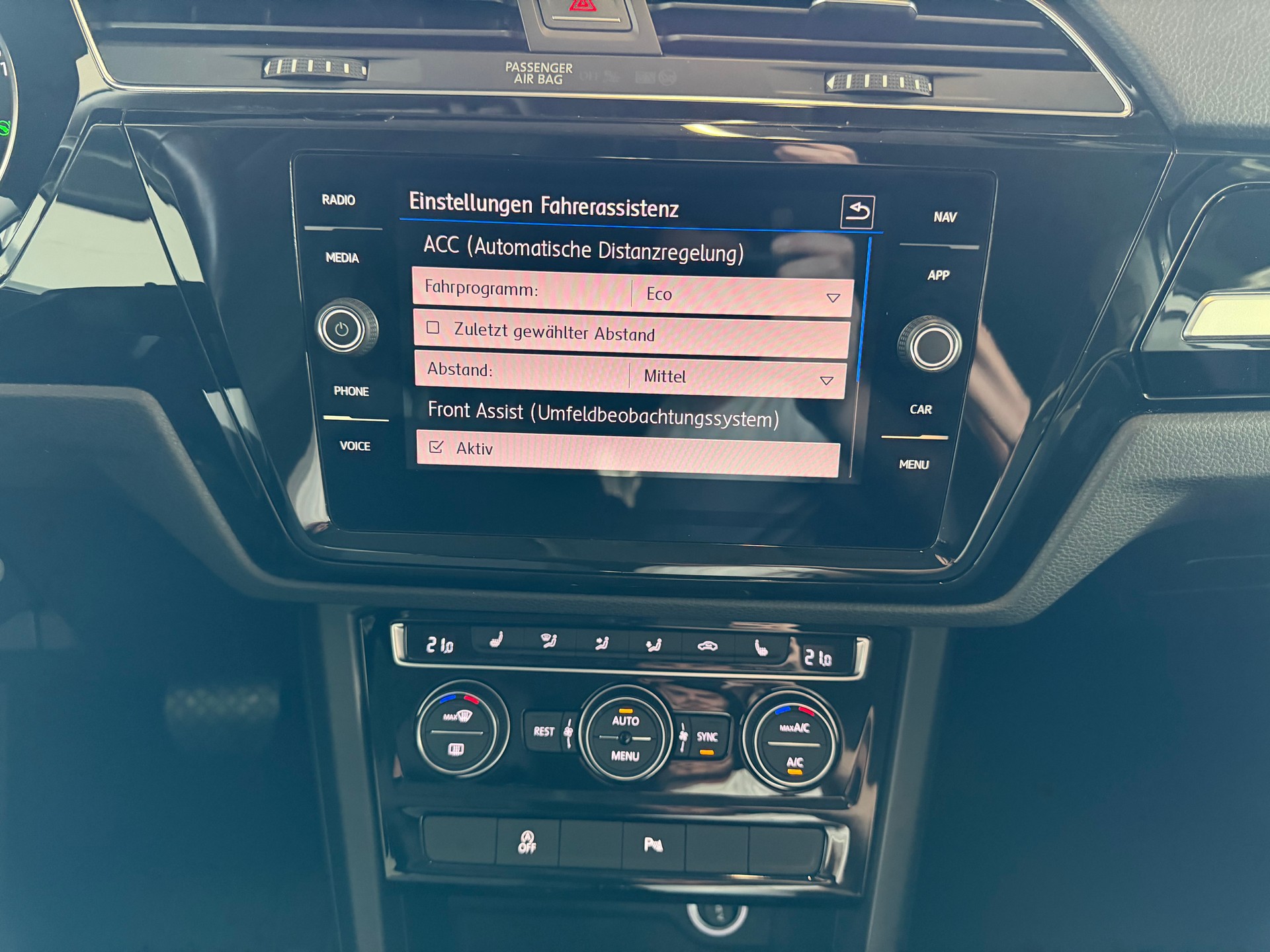 VW Touran 2.0 TDI BlueMotion TechnologyComfortline DSG-image-13