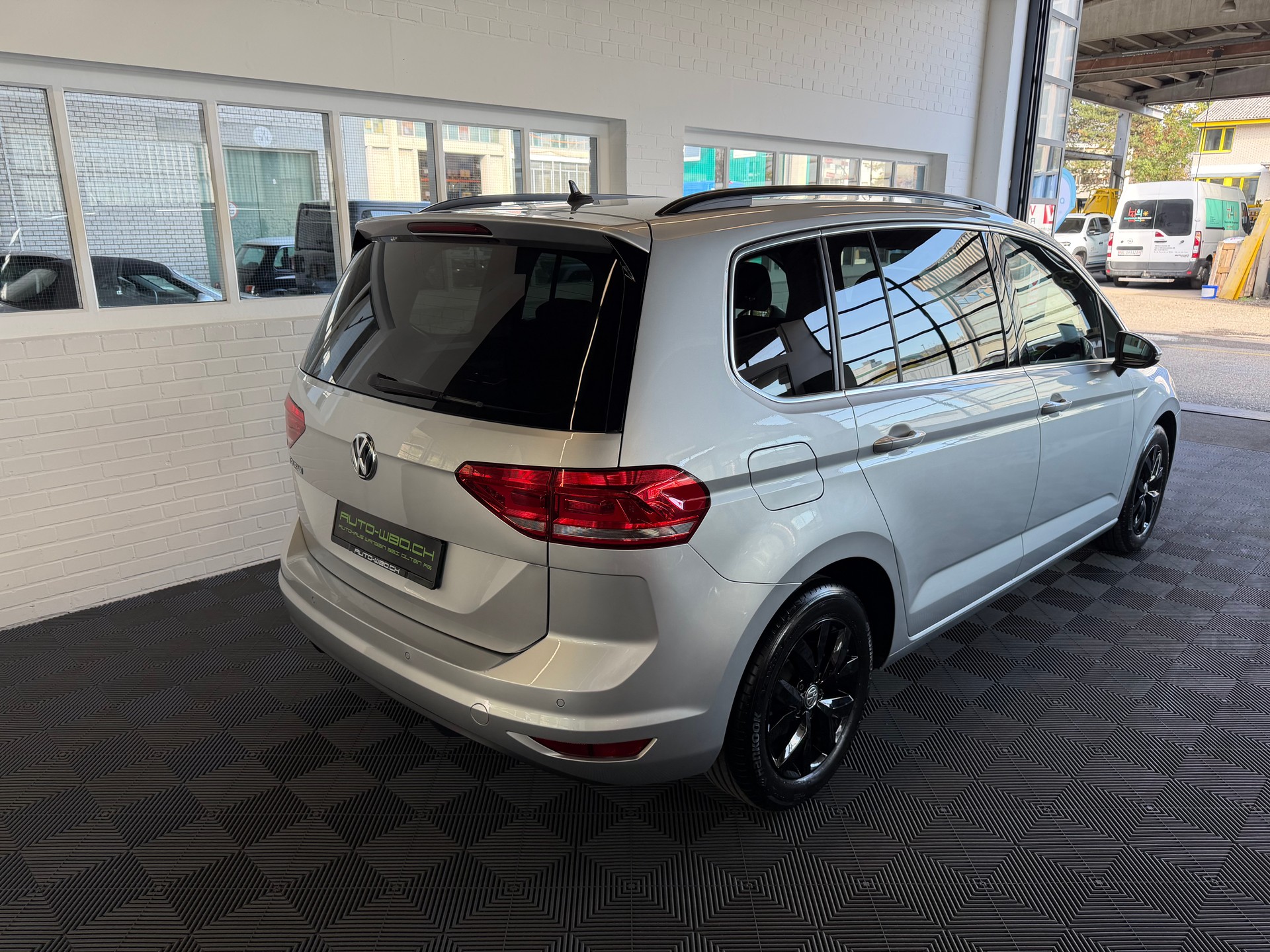 VW Touran 2.0 TDI BlueMotion TechnologyComfortline DSG-image-2