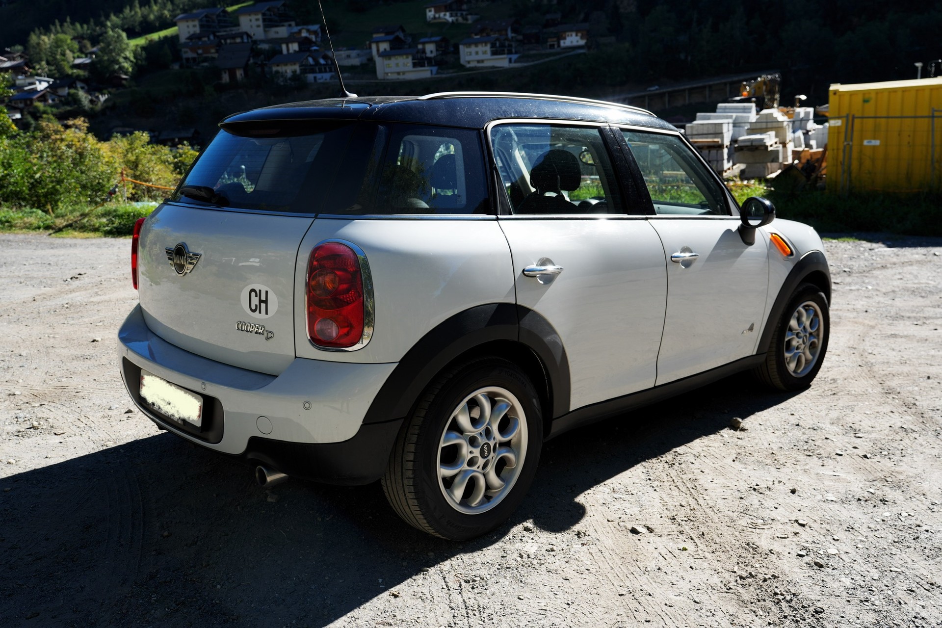 MINI 1.6 D Cooper ALL4-image-3