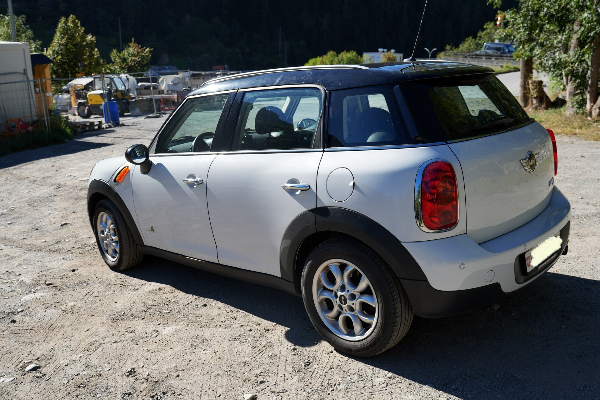 MINI 1.6 D Cooper ALL4-image-2