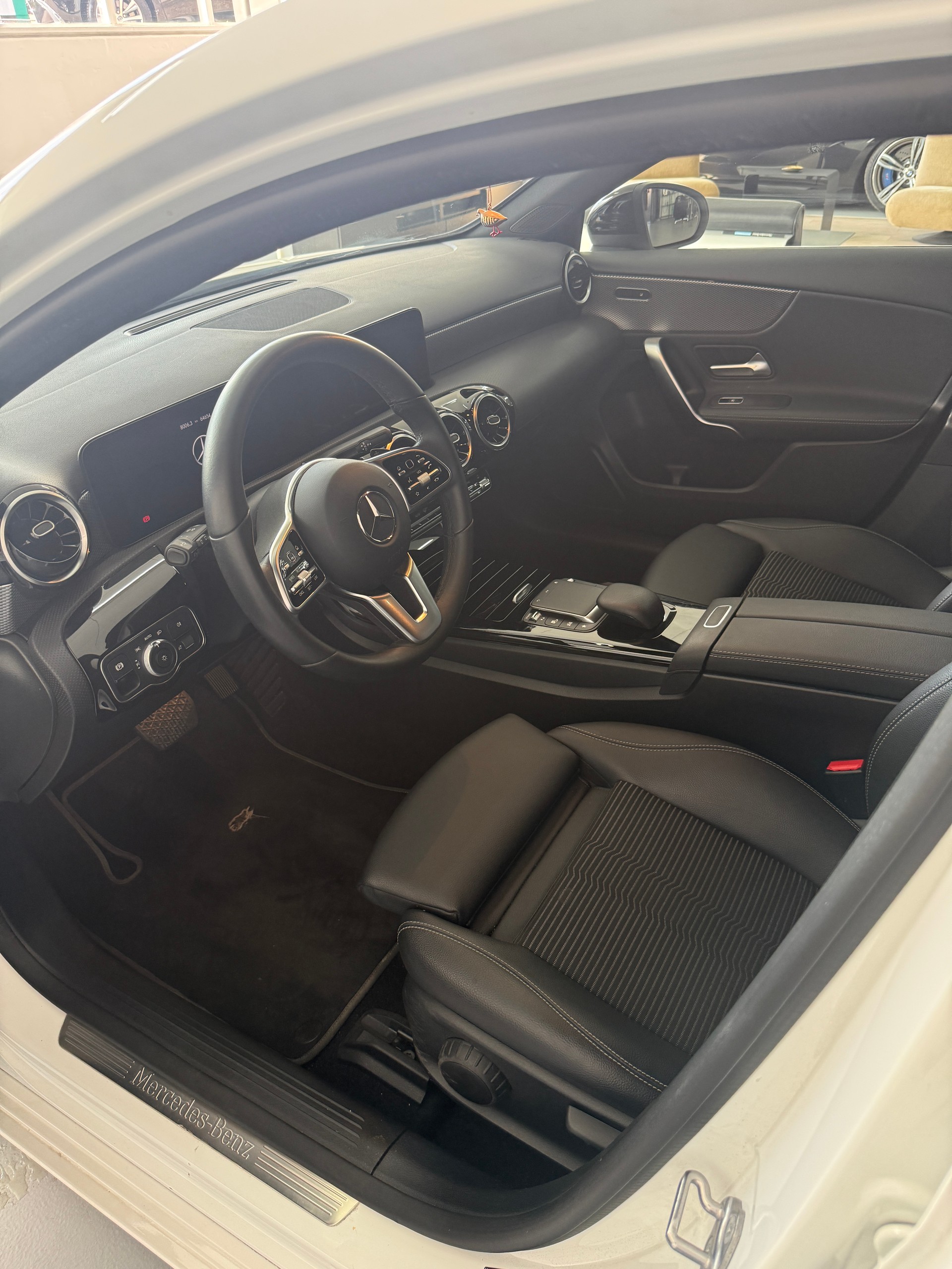 MERCEDES-BENZ A 180 Night Star 7G-DCT-image-6