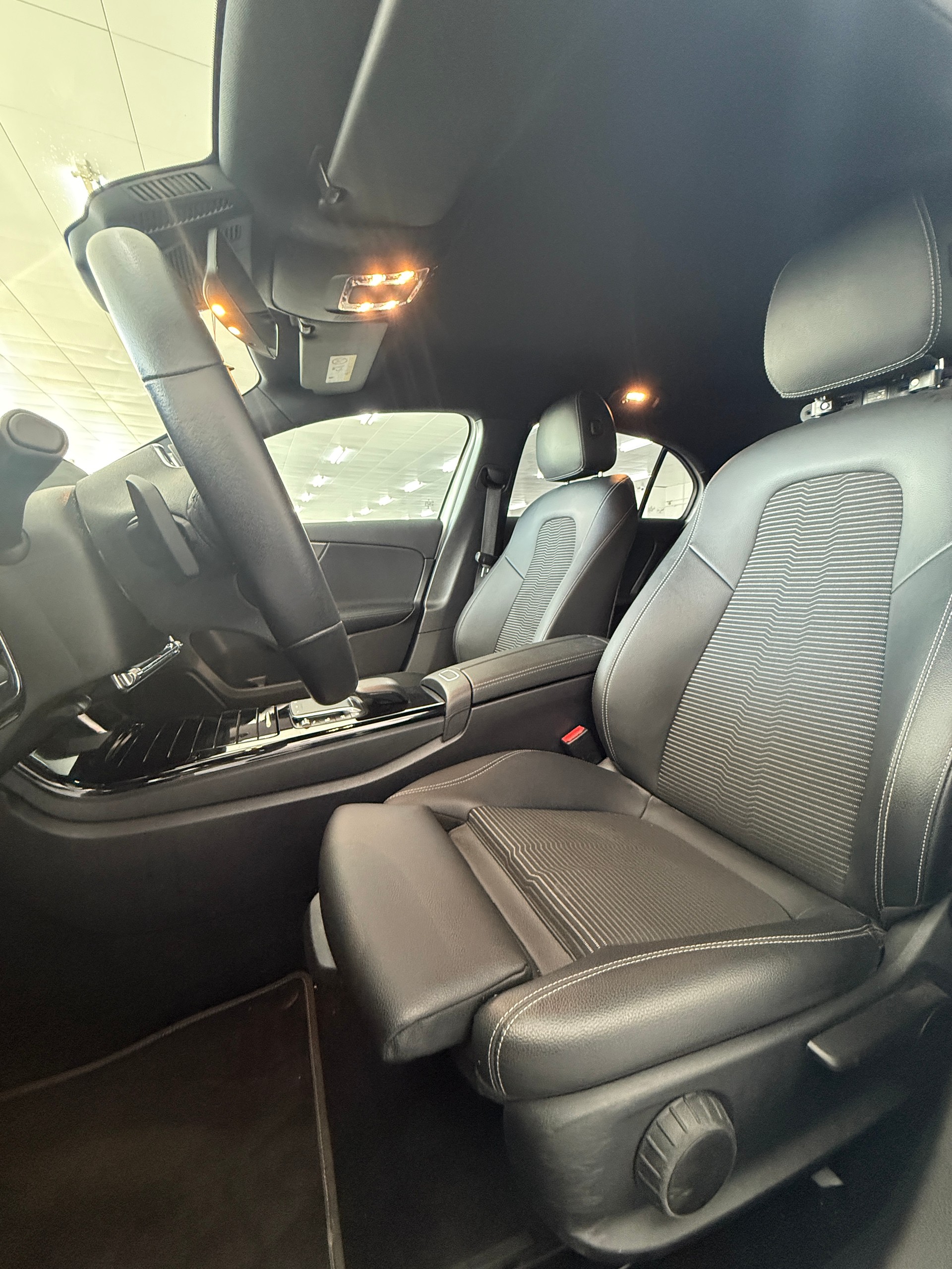 MERCEDES-BENZ A 180 Night Star 7G-DCT-image-7