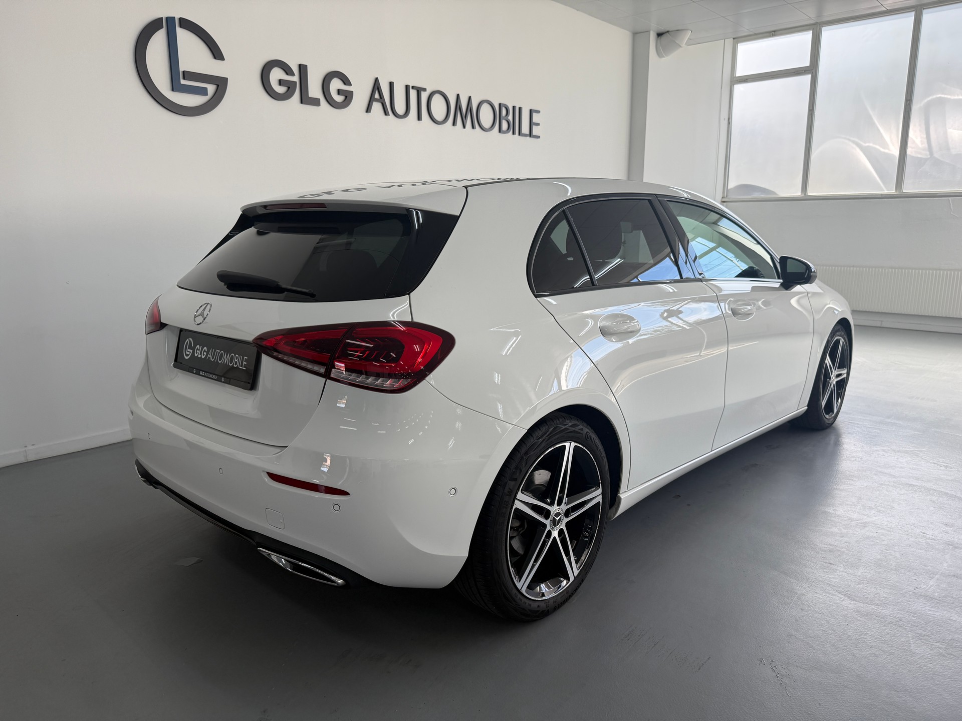 MERCEDES-BENZ A 180 Night Star 7G-DCT-image-3