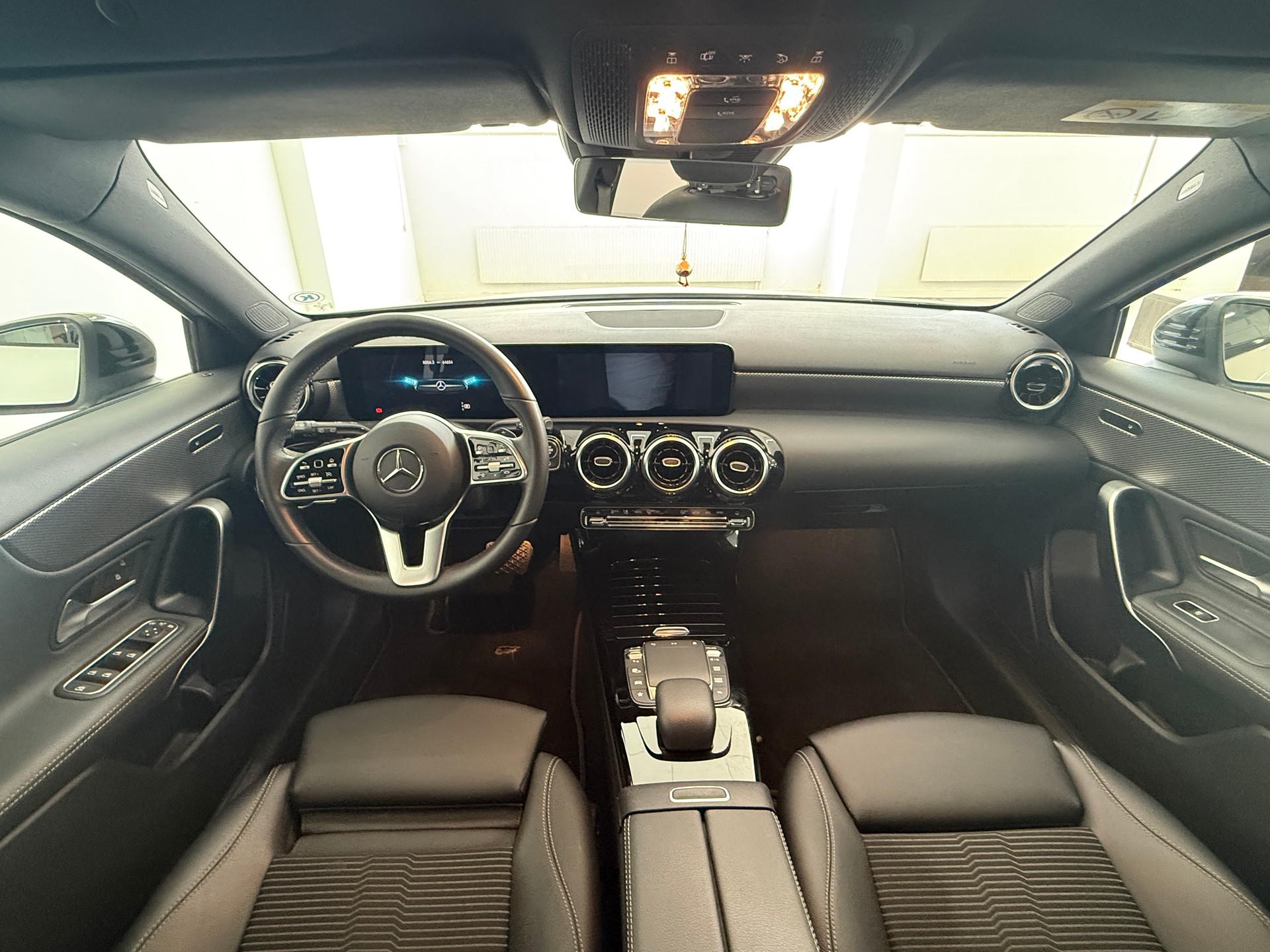 MERCEDES-BENZ A 180 Night Star 7G-DCT-image-8
