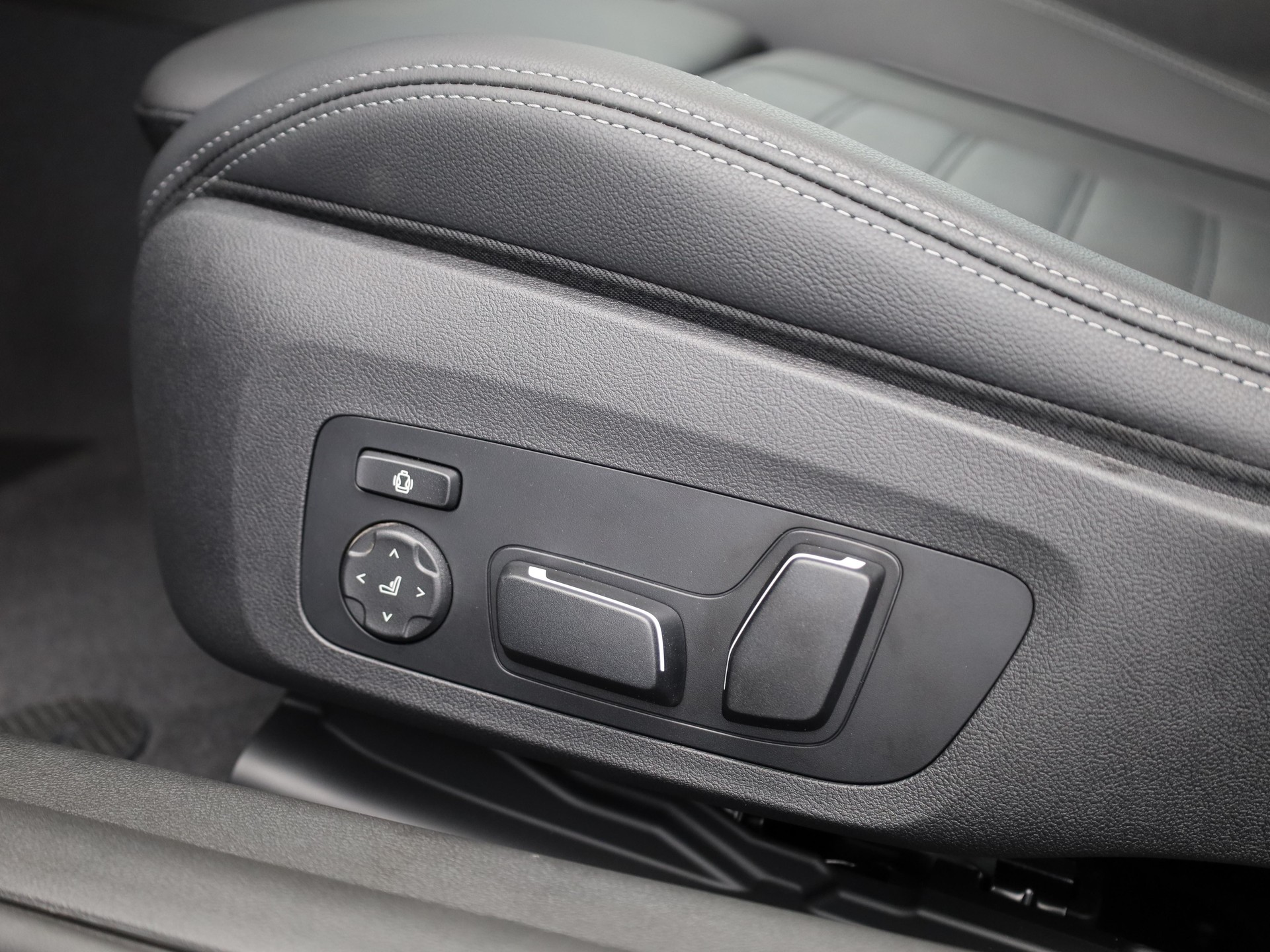 BMW 2er Reihe G42 Coupé M240i xDrive-image-19