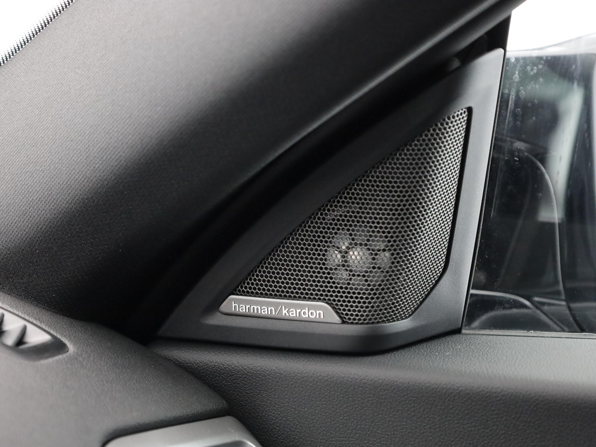 BMW 2er Reihe G42 Coupé M240i xDrive-image-17